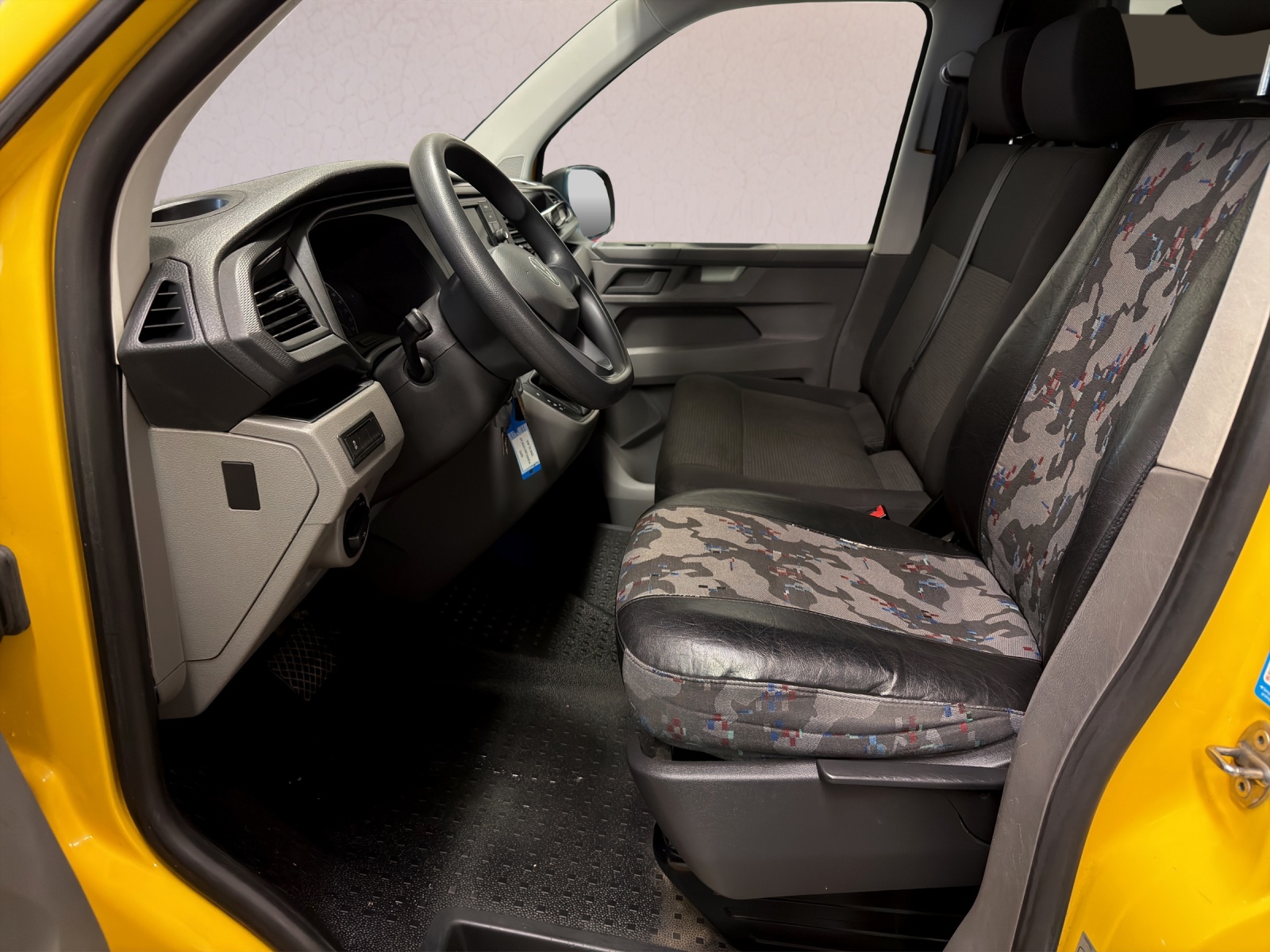 VW T6.1 2.0 TDI 4Motion DSG-image-13