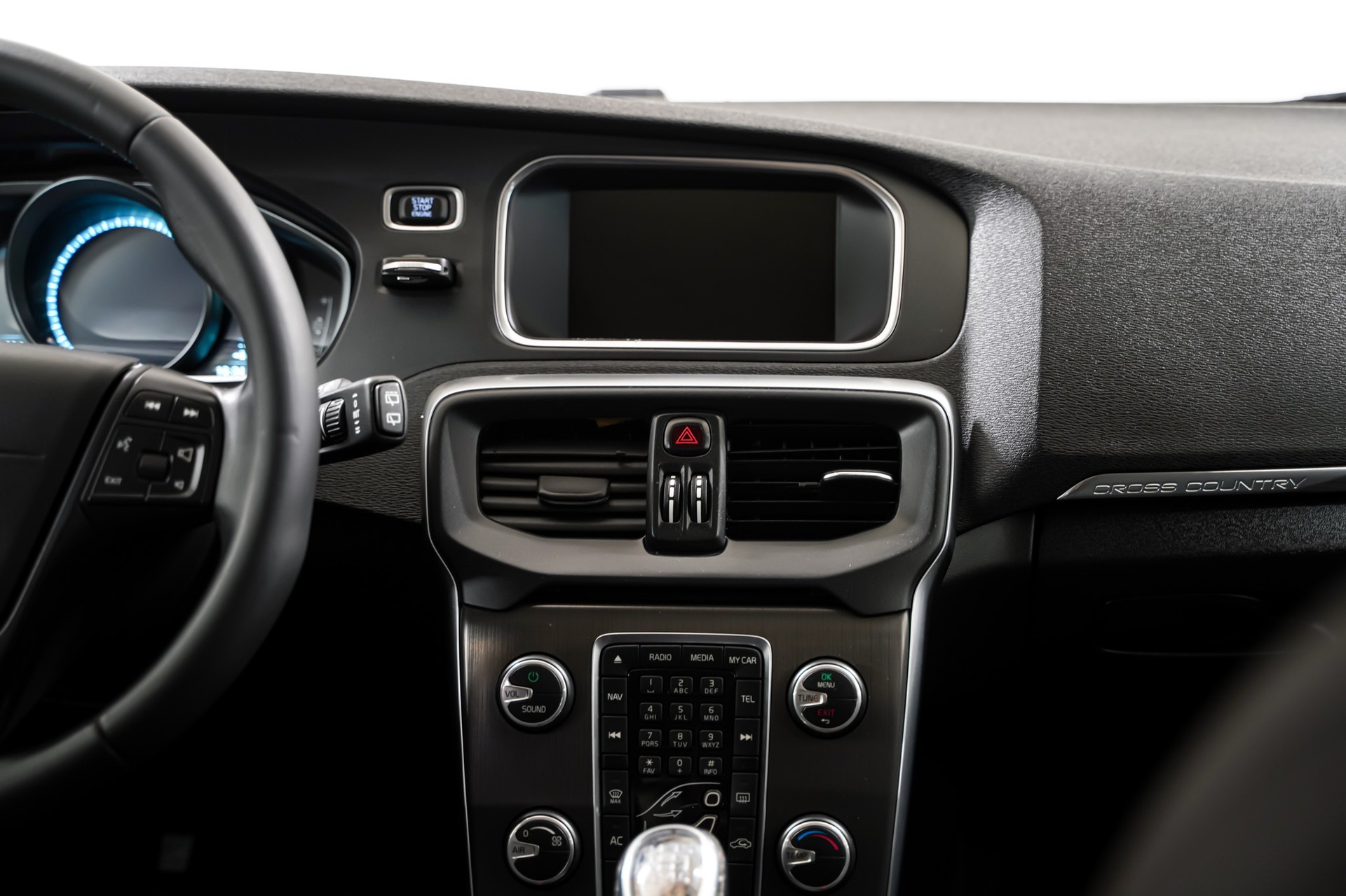 VOLVO V40 Cross Country D2 Momentum-image-17