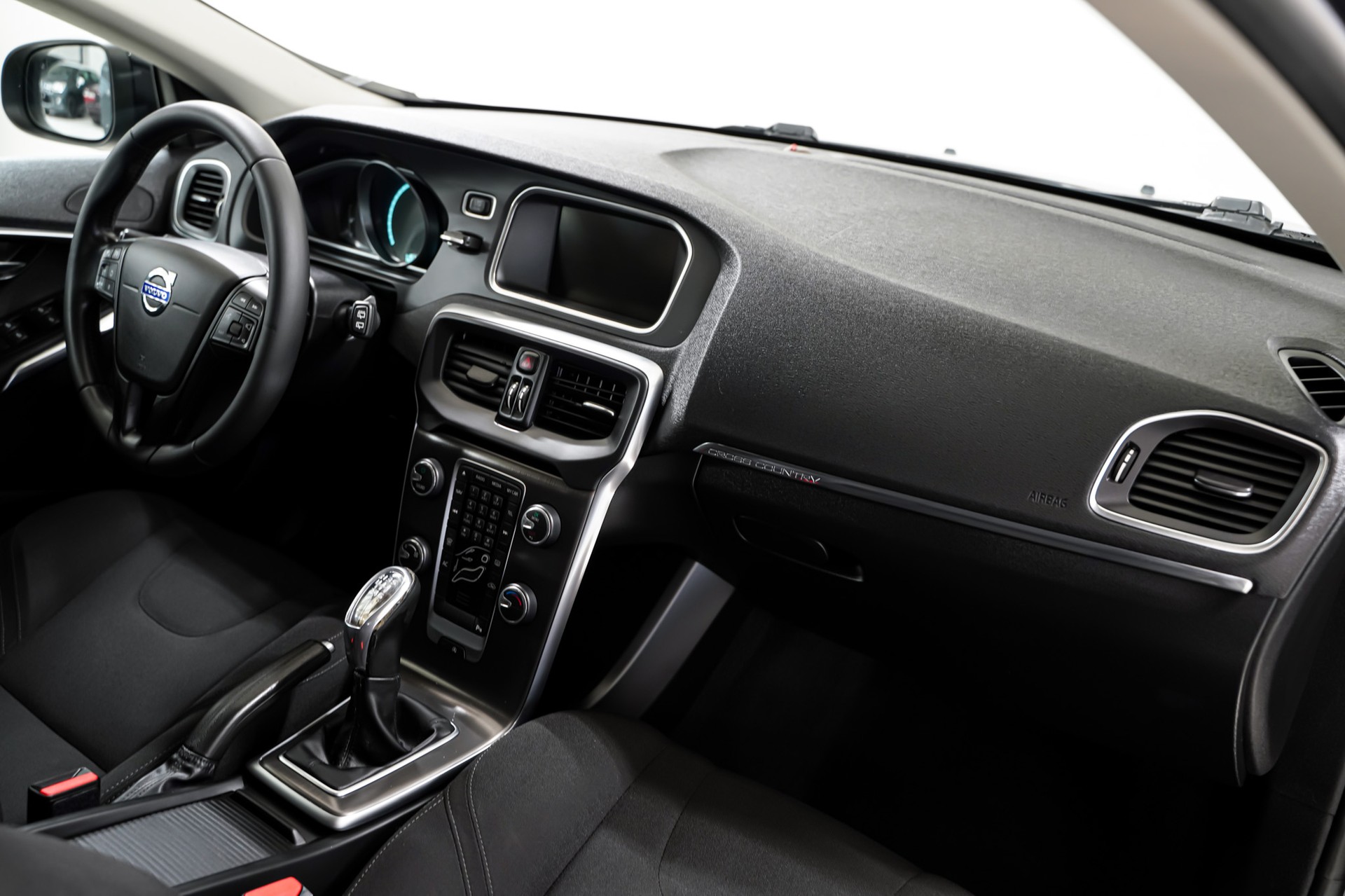 VOLVO V40 Cross Country D2 Momentum-image-14
