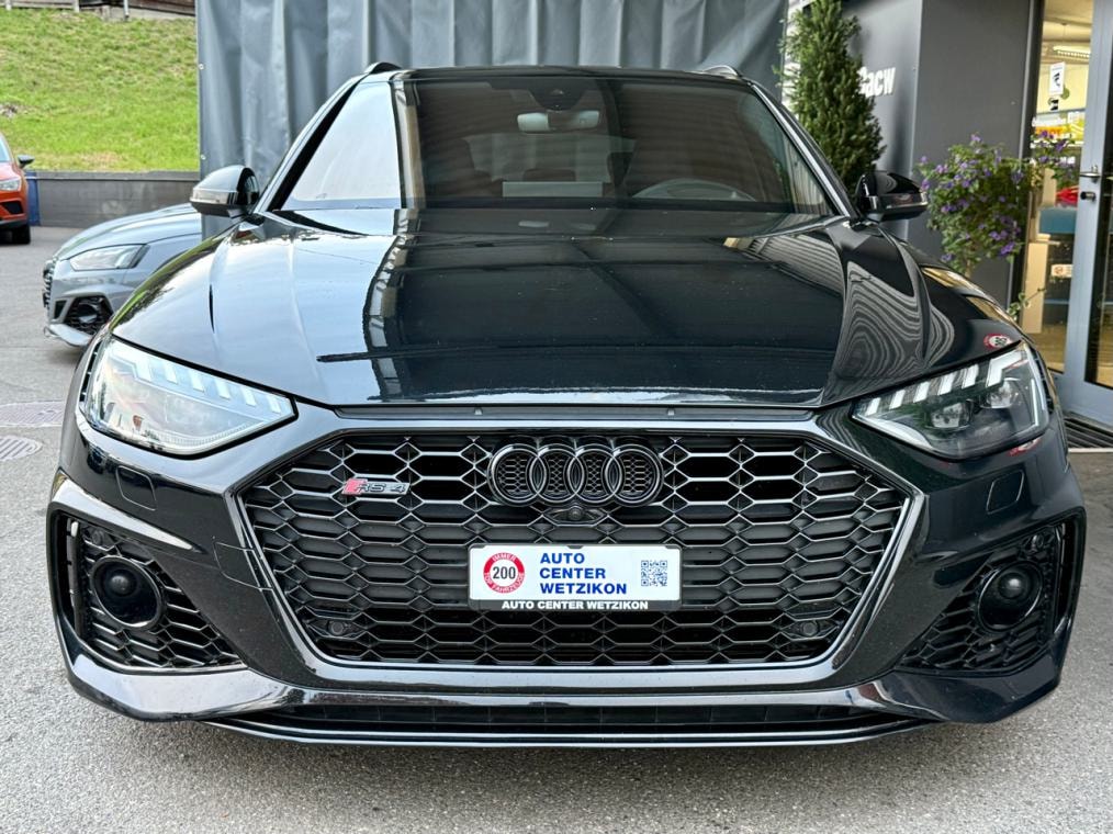 AUDI RS4 Avant quattro tiptronic