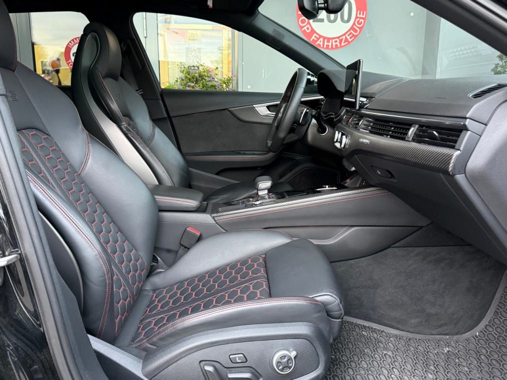 AUDI RS4 Avant quattro tiptronic-image-9