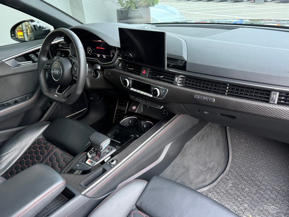 AUDI RS4 Avant quattro tiptronic-image-8