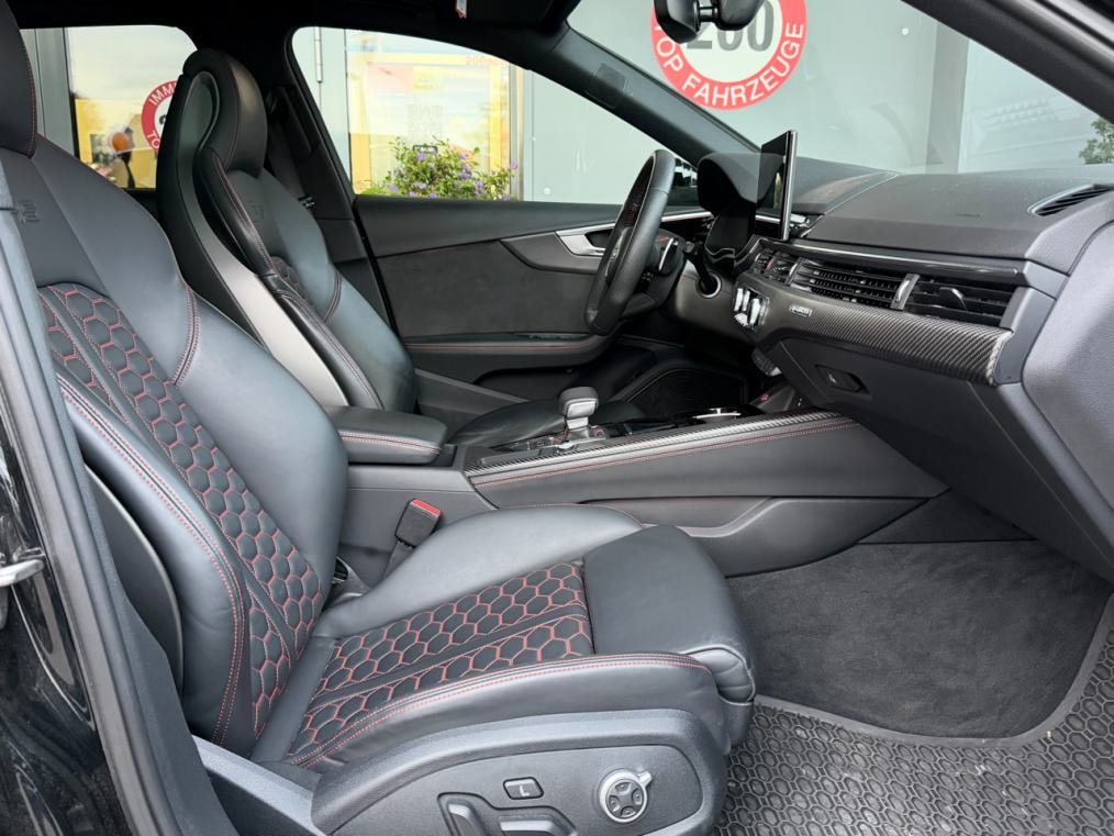 AUDI RS4 Avant quattro tiptronic-image-9