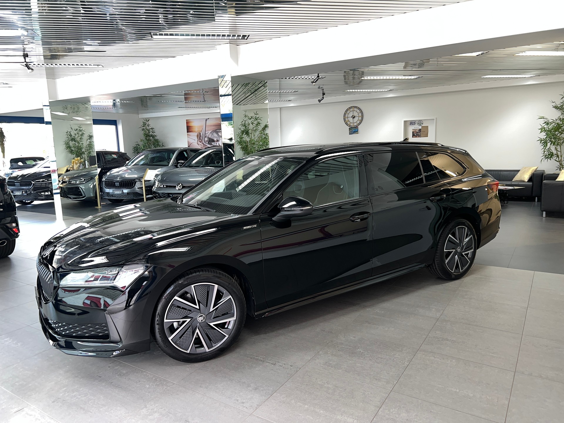 SKODA Superb Combi 2.0 TDi Sportline 4x4 DSG / 5 Jahre Garantie-image-3