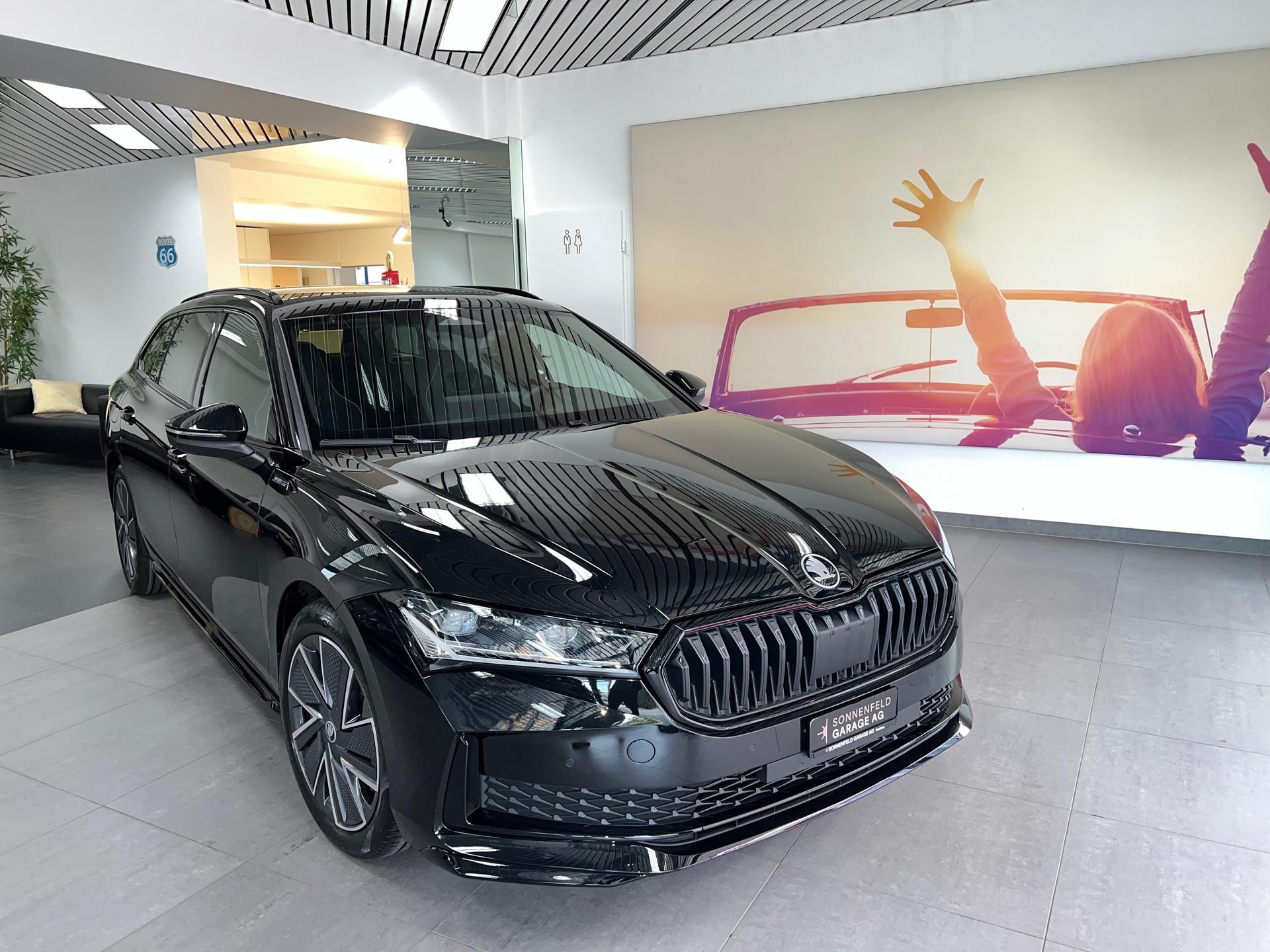 SKODA Superb Combi 2.0 TDi Sportline 4x4 DSG / 5 Jahre Garantie-image-1