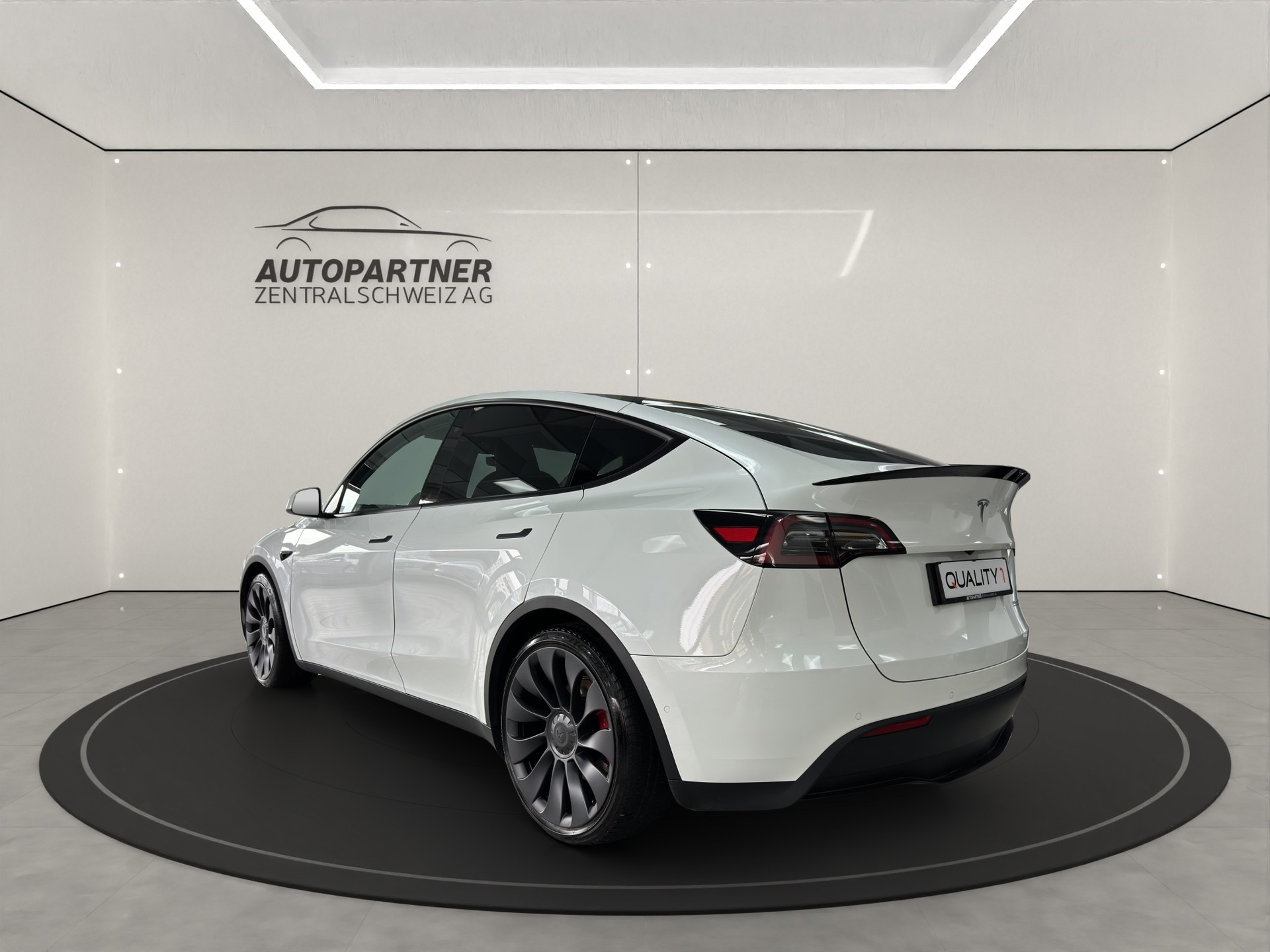 TESLA Model Y Performance / FSD / AHK / Ölins Fahrwerk-image-2