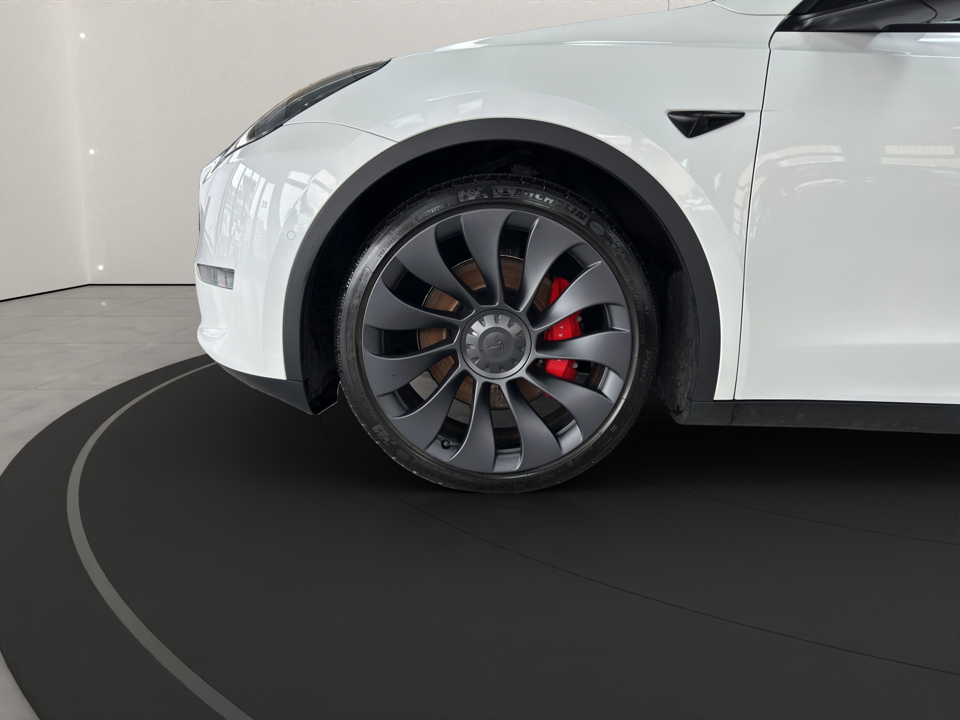 TESLA Model Y Performance / FSD / AHK / Ölins Fahrwerk-image-11