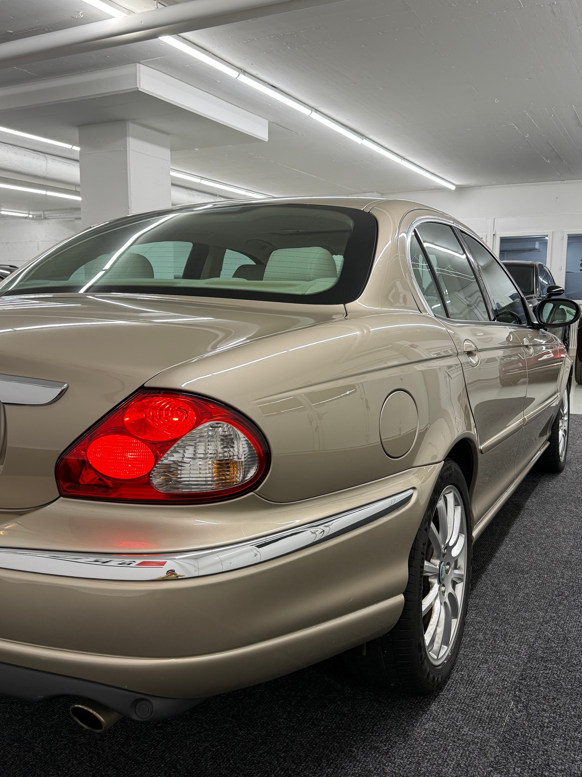 JAGUAR X-Type 3.0 V6 4X4 Executive-image-4