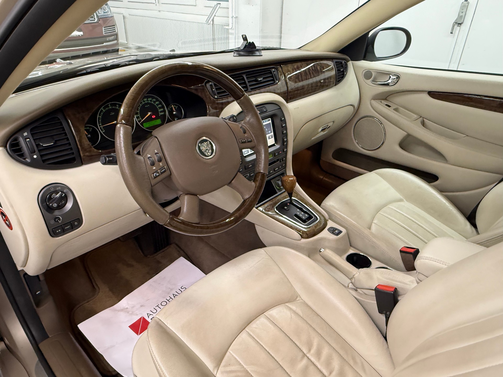 JAGUAR X-Type 3.0 V6 4X4 Executive-image-14