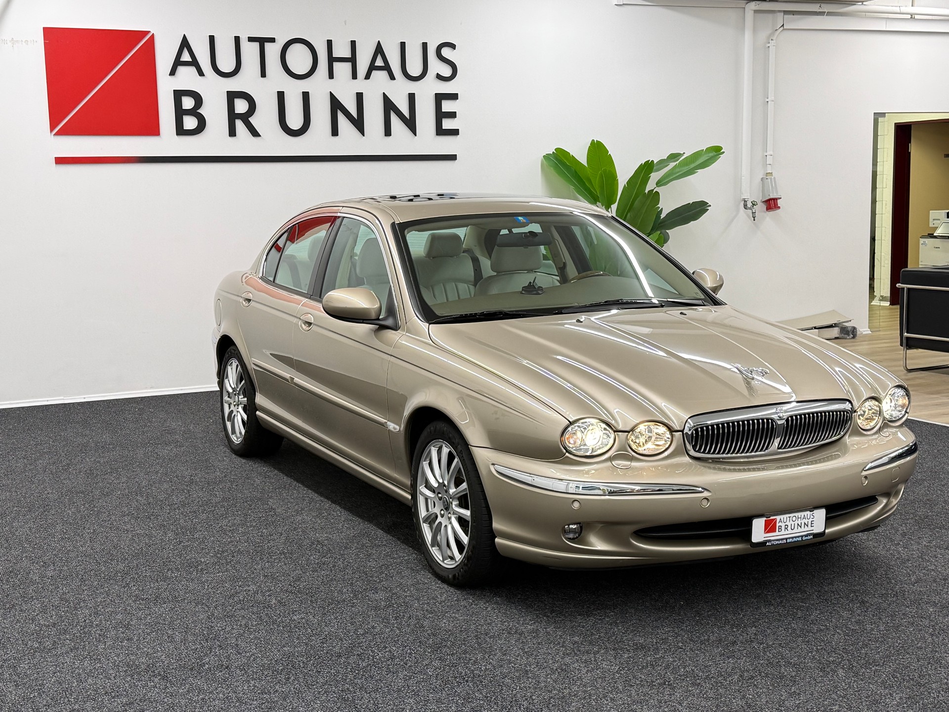JAGUAR X-Type 3.0 V6 4X4 Executive-image-2