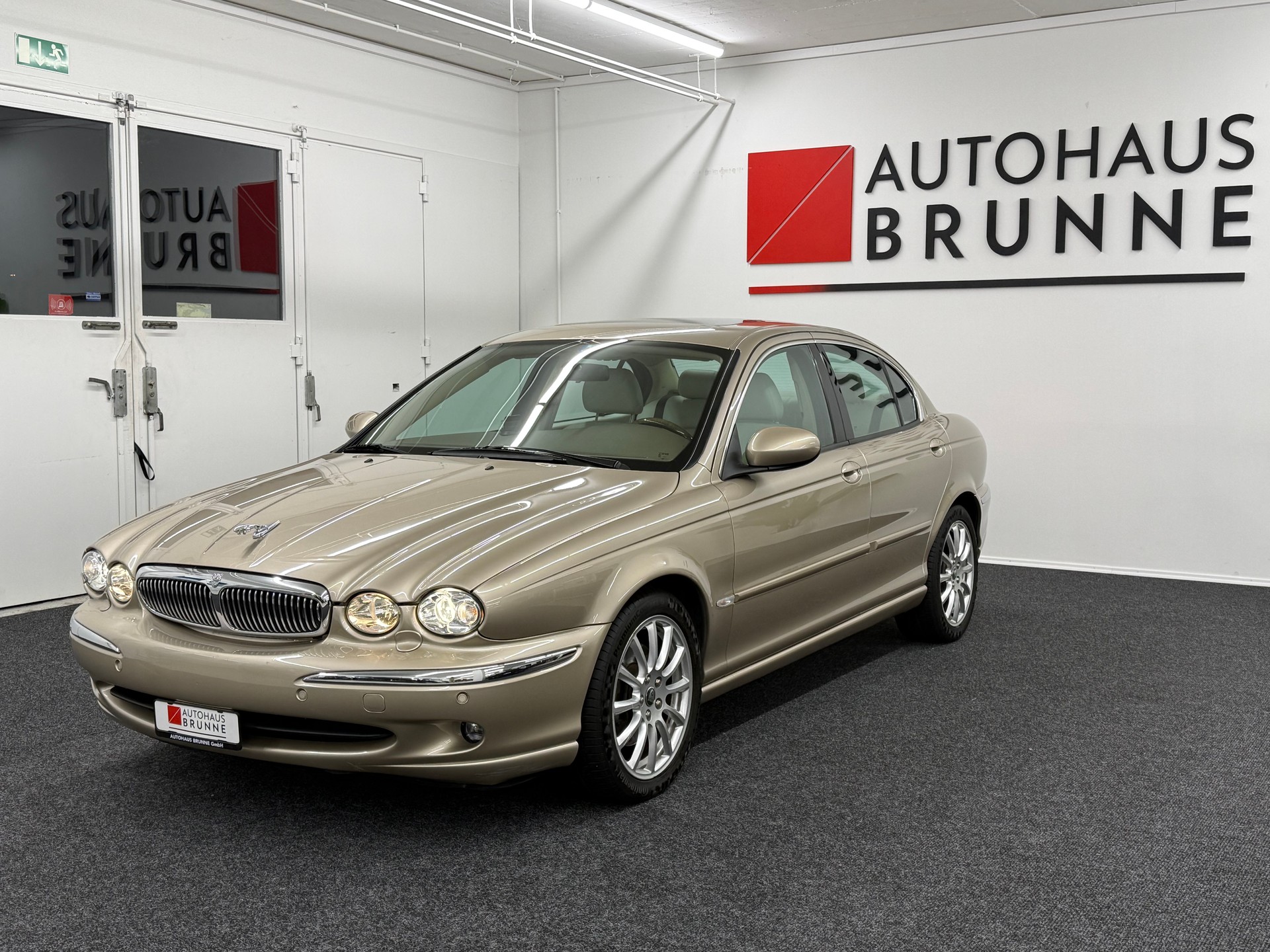 JAGUAR X-Type 3.0 V6 4X4 Executive-image-0