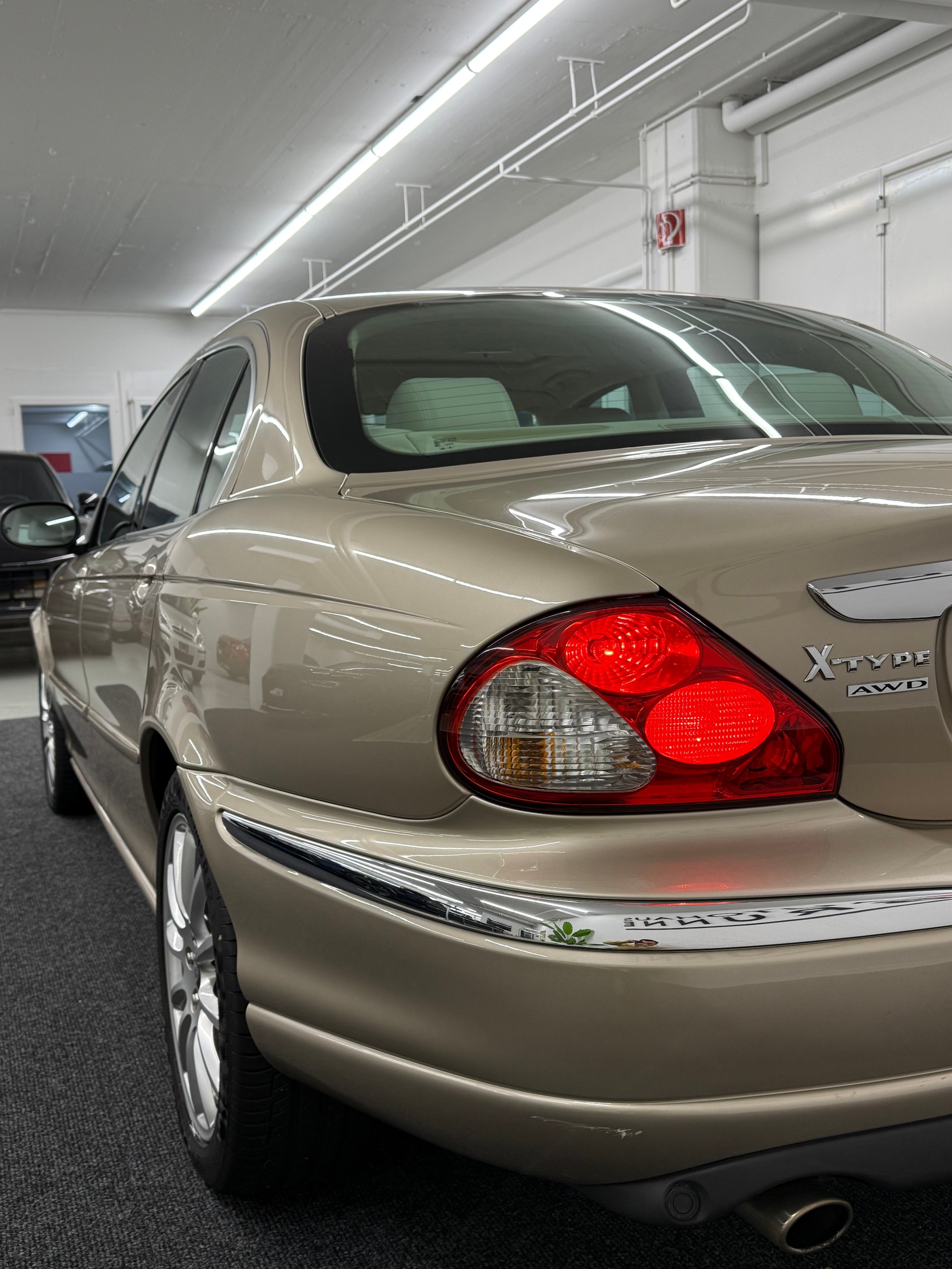 JAGUAR X-Type 3.0 V6 4X4 Executive-image-7
