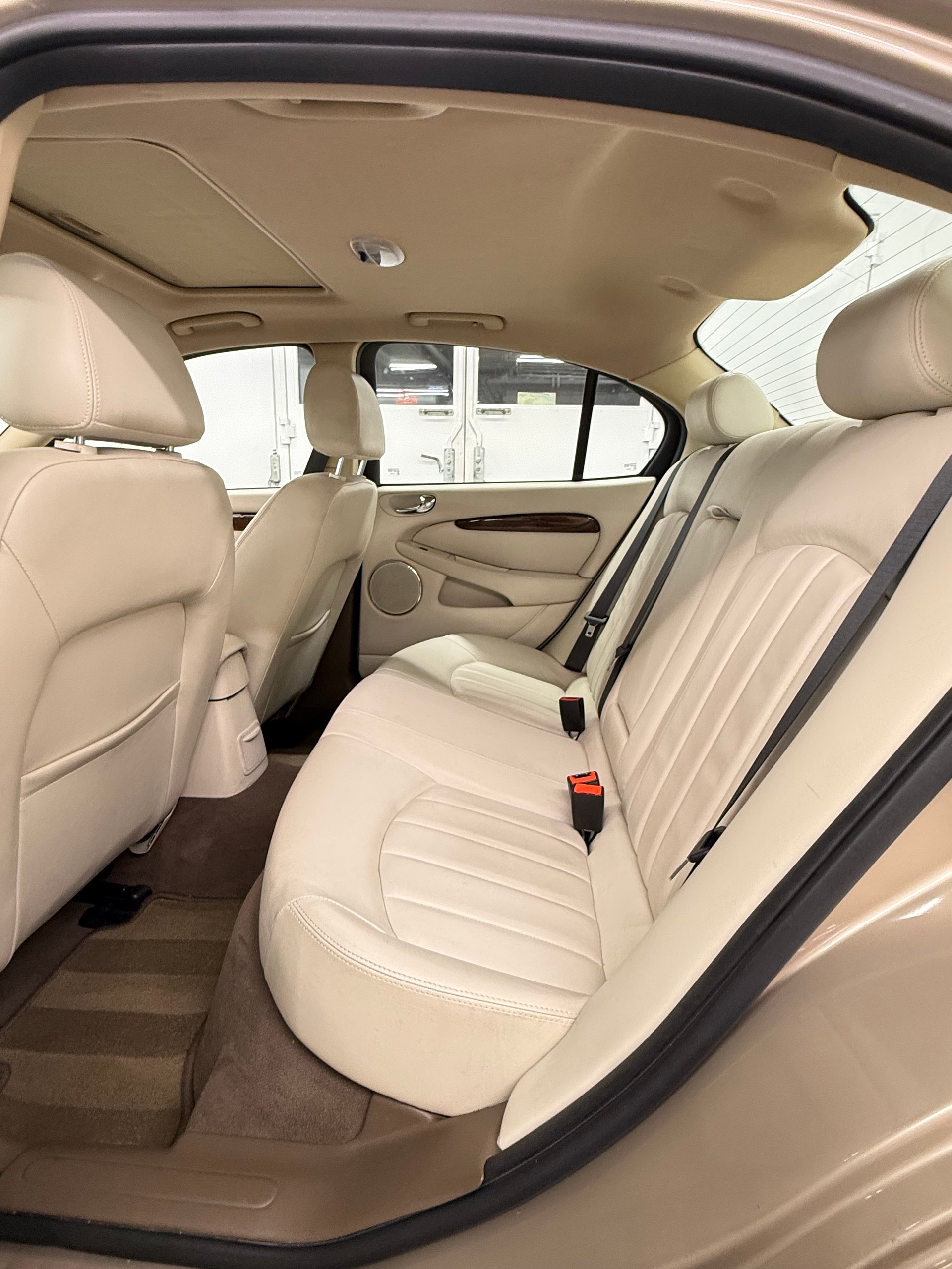 JAGUAR X-Type 3.0 V6 4X4 Executive-image-17