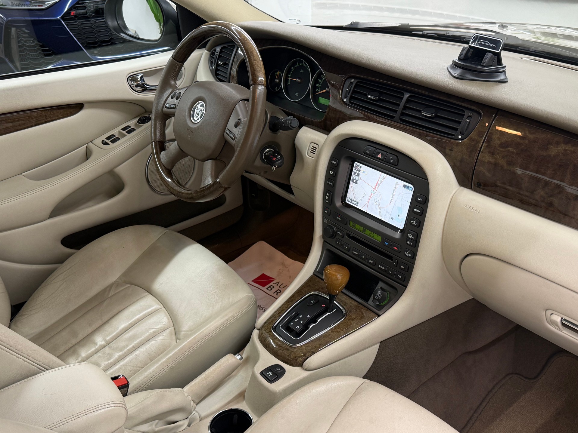 JAGUAR X-Type 3.0 V6 4X4 Executive-image-22
