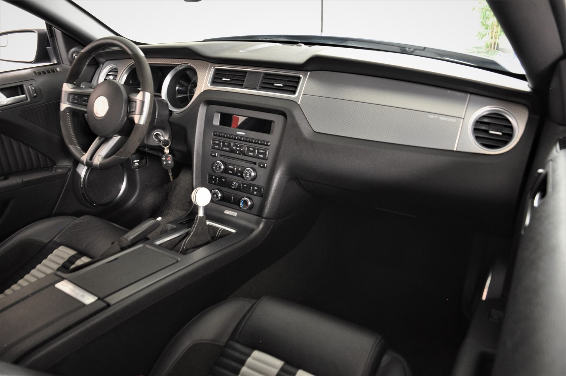 FORD MUSTANG Shelby GT 500 SVT-image-13