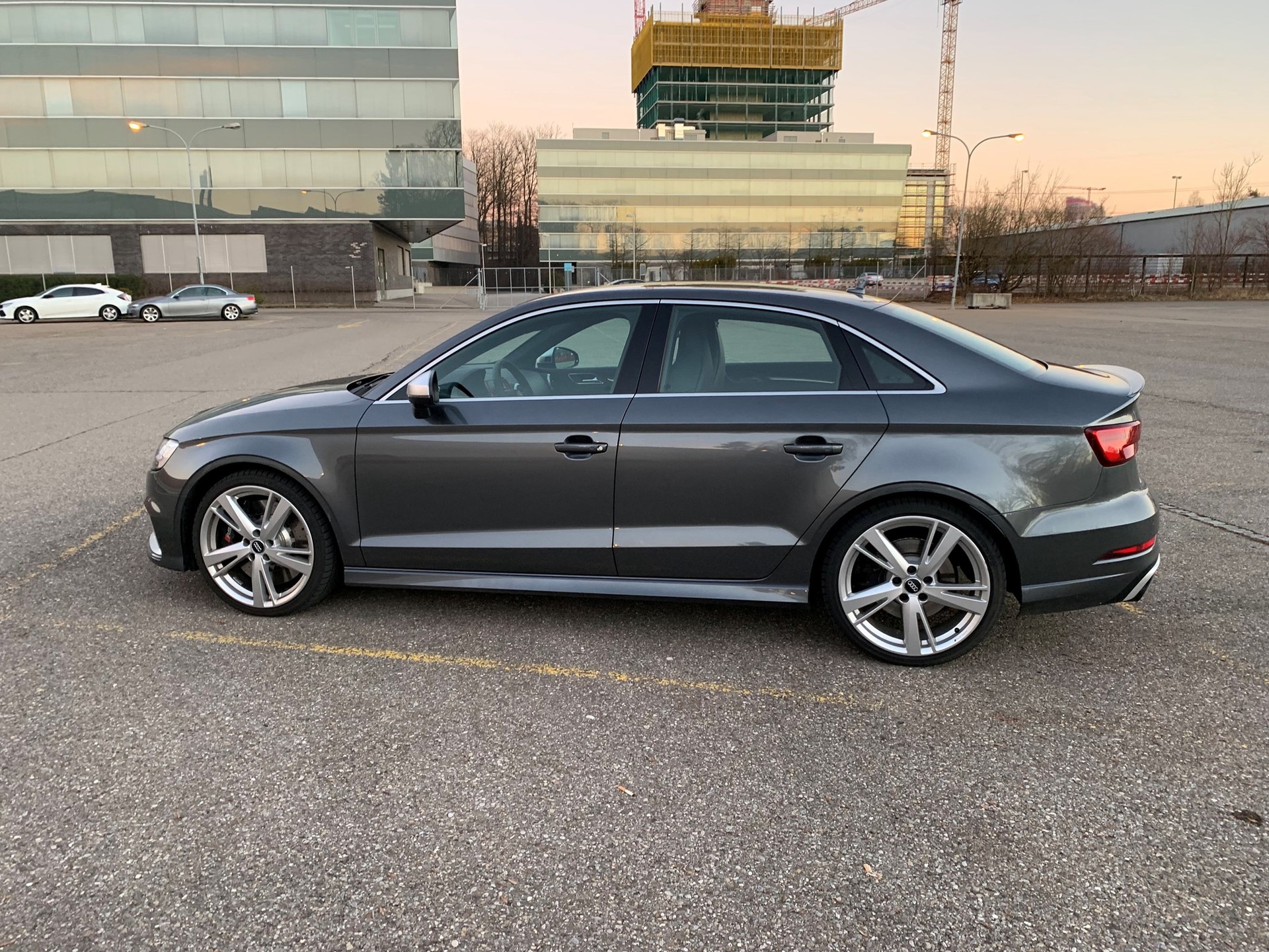 AUDI RS3 Limousine 2.5 TSI quattro S-tronic-image-1