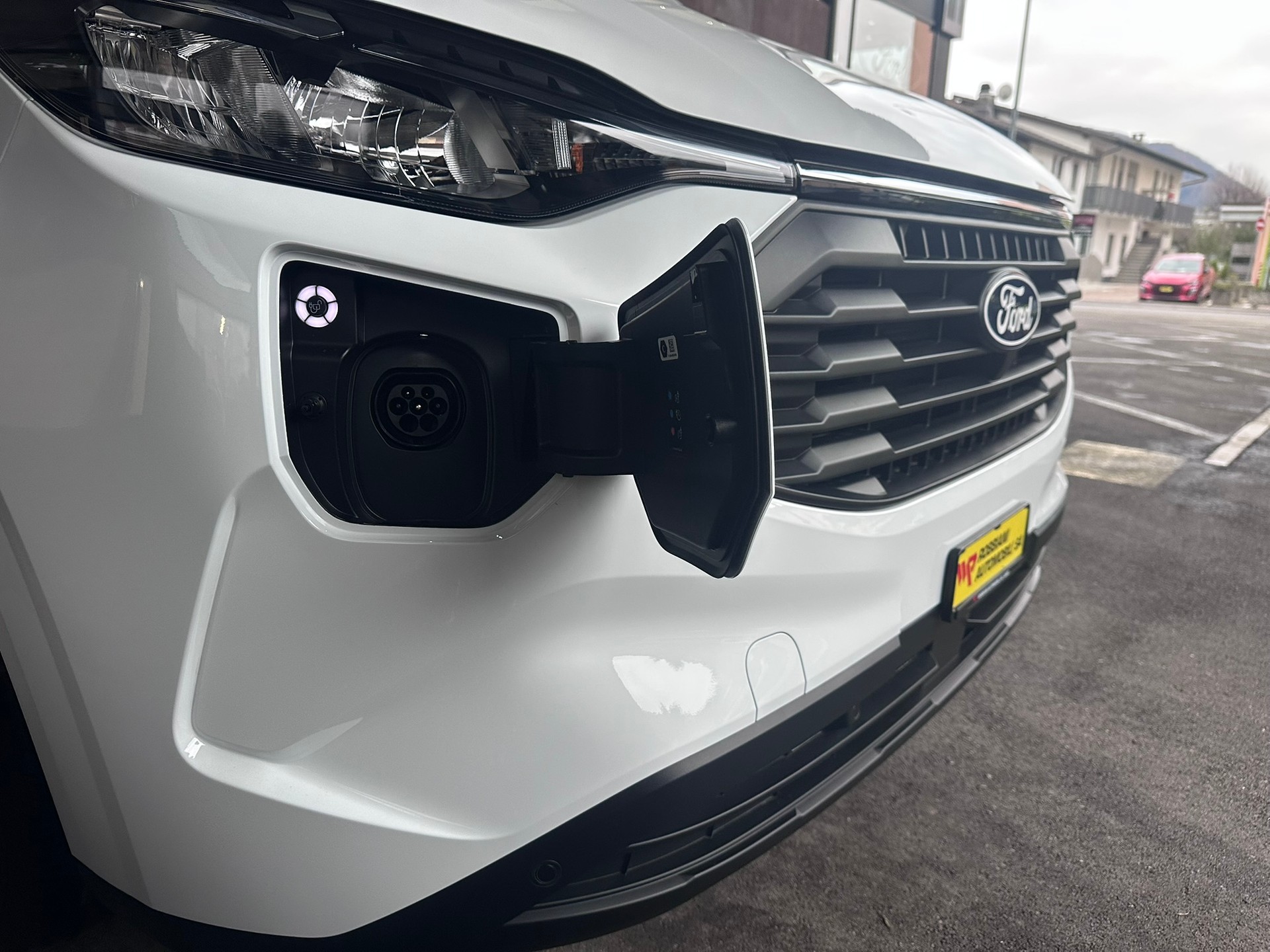FORD Transit Custom Van PHEV 320 L2H1 Trend Automat-image-6
