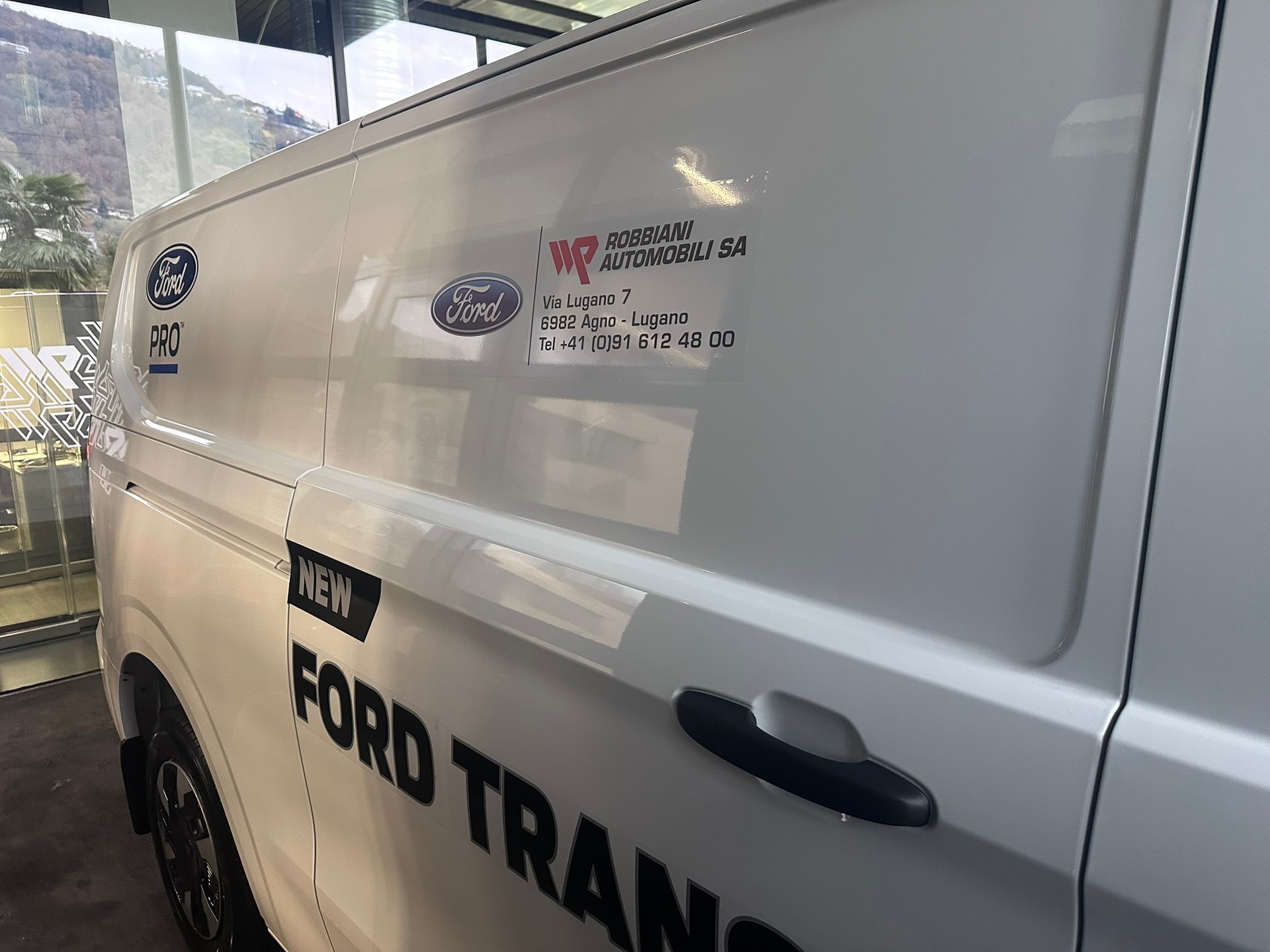 FORD Transit Custom Van PHEV 320 L2H1 Trend Automat-image-9