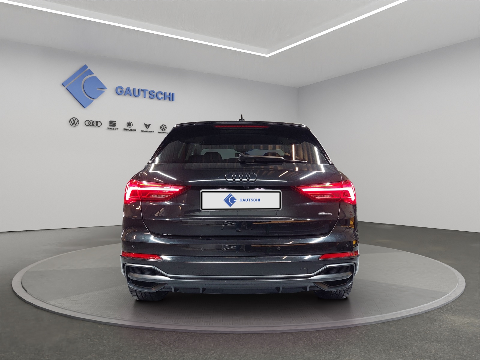 AUDI Q3 35 TDI S line quattro S-tronic-image-3