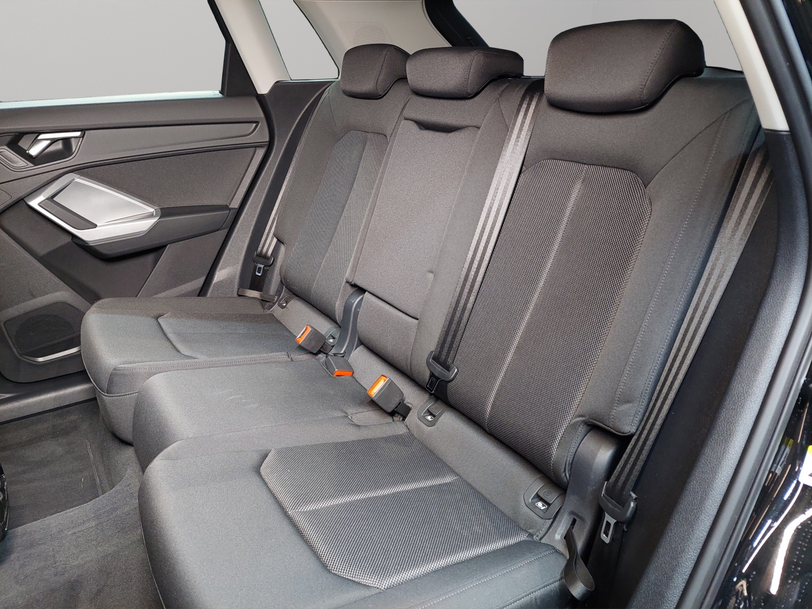 AUDI Q3 35 TDI S line quattro S-tronic-image-7