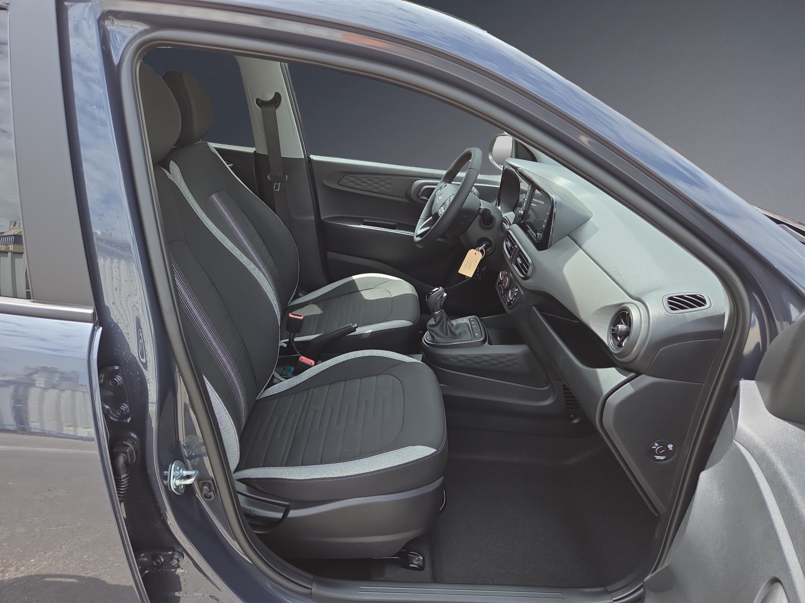 Image HYUNDAI I10 i10 1.2 Amplia Aut.