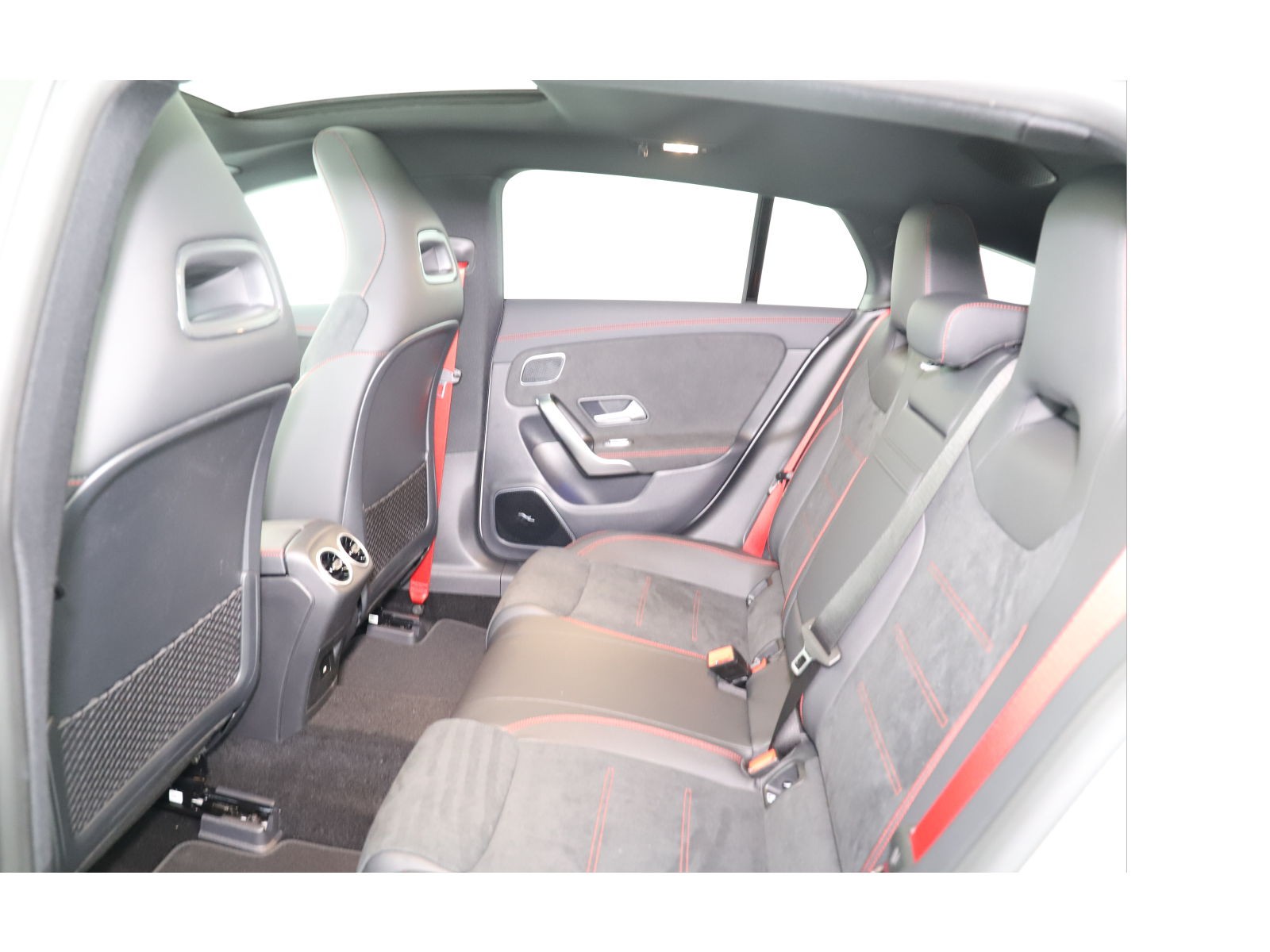MERCEDES-BENZ CLA SB 45 S AMG 8G-4M+-image-10