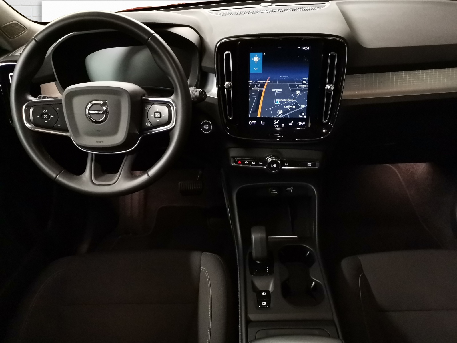 VOLVO XC40 1.5 T3 Momentum-image-7