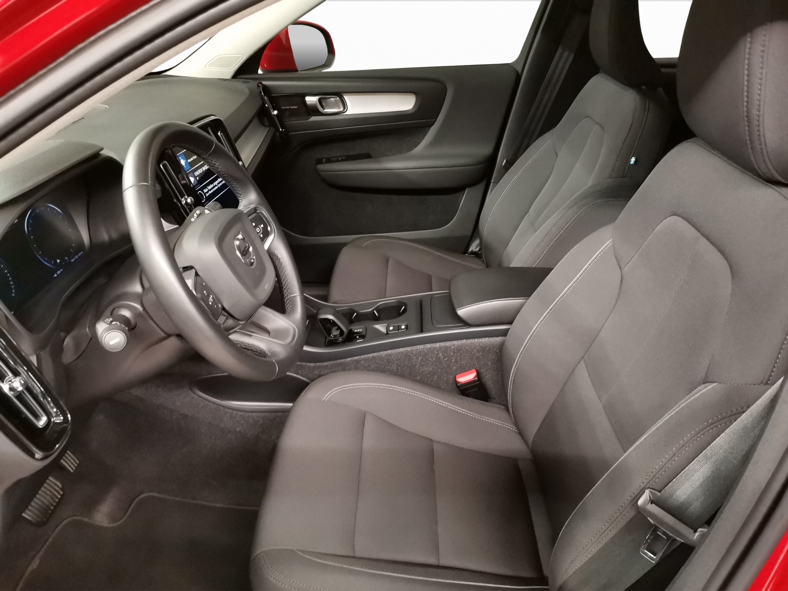 VOLVO XC40 1.5 T3 Momentum-image-6