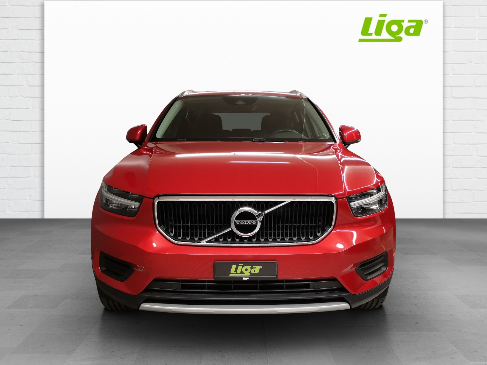 VOLVO XC40 1.5 T3 Momentum-image-2