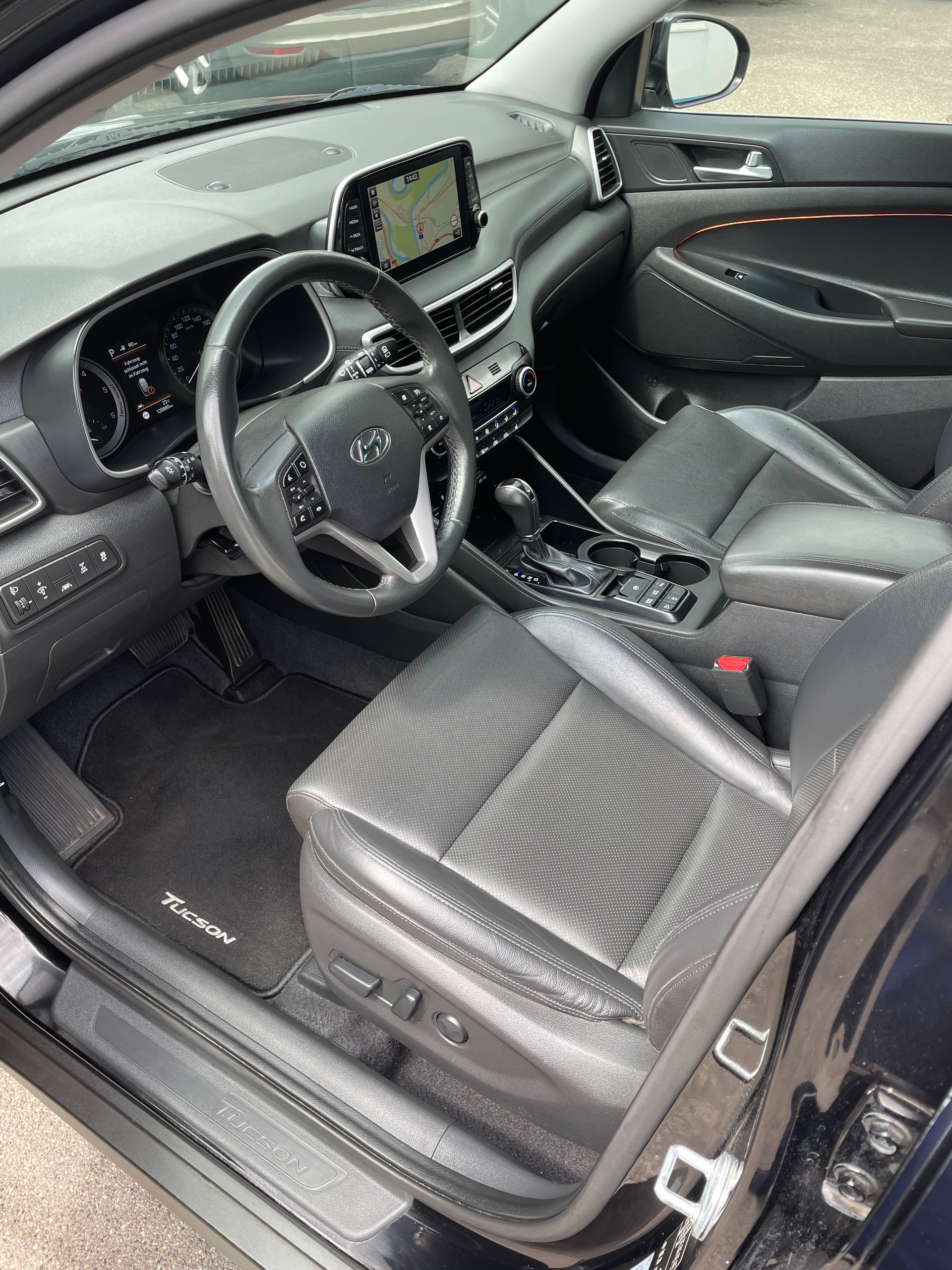 HYUNDAI Tucson 1.6 CRDI Amplia Mild Hybrid 4WD DCT-image-6