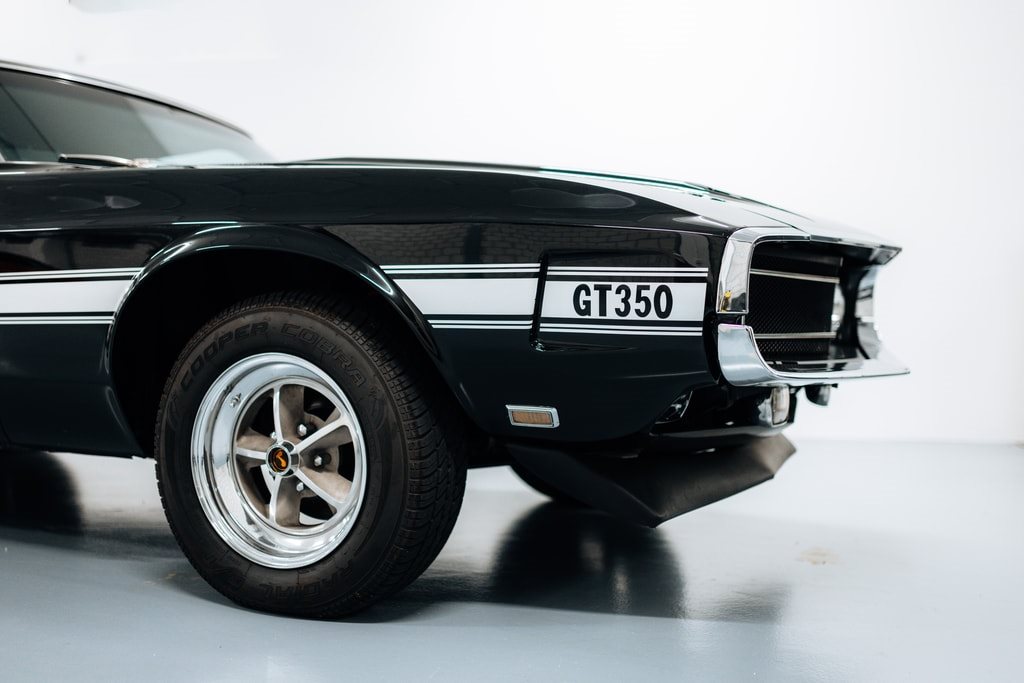 FORD MUSTANG Cobra Shelby GT 350 Fastback*Original Shelby Signatur*-showroom-element-2