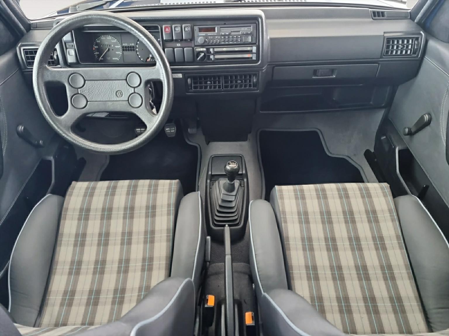 VW Golf 1300 GL-image-8
