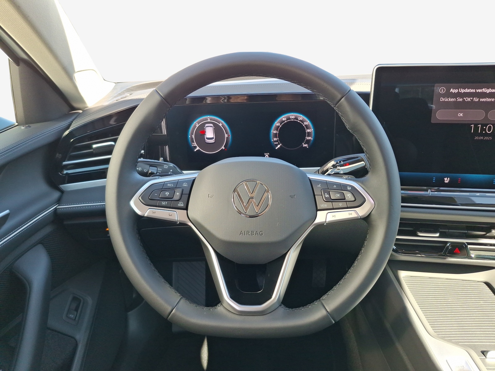 VW Passat Variant 2.0 TDI evo Business 4 Motion DSG-image-9