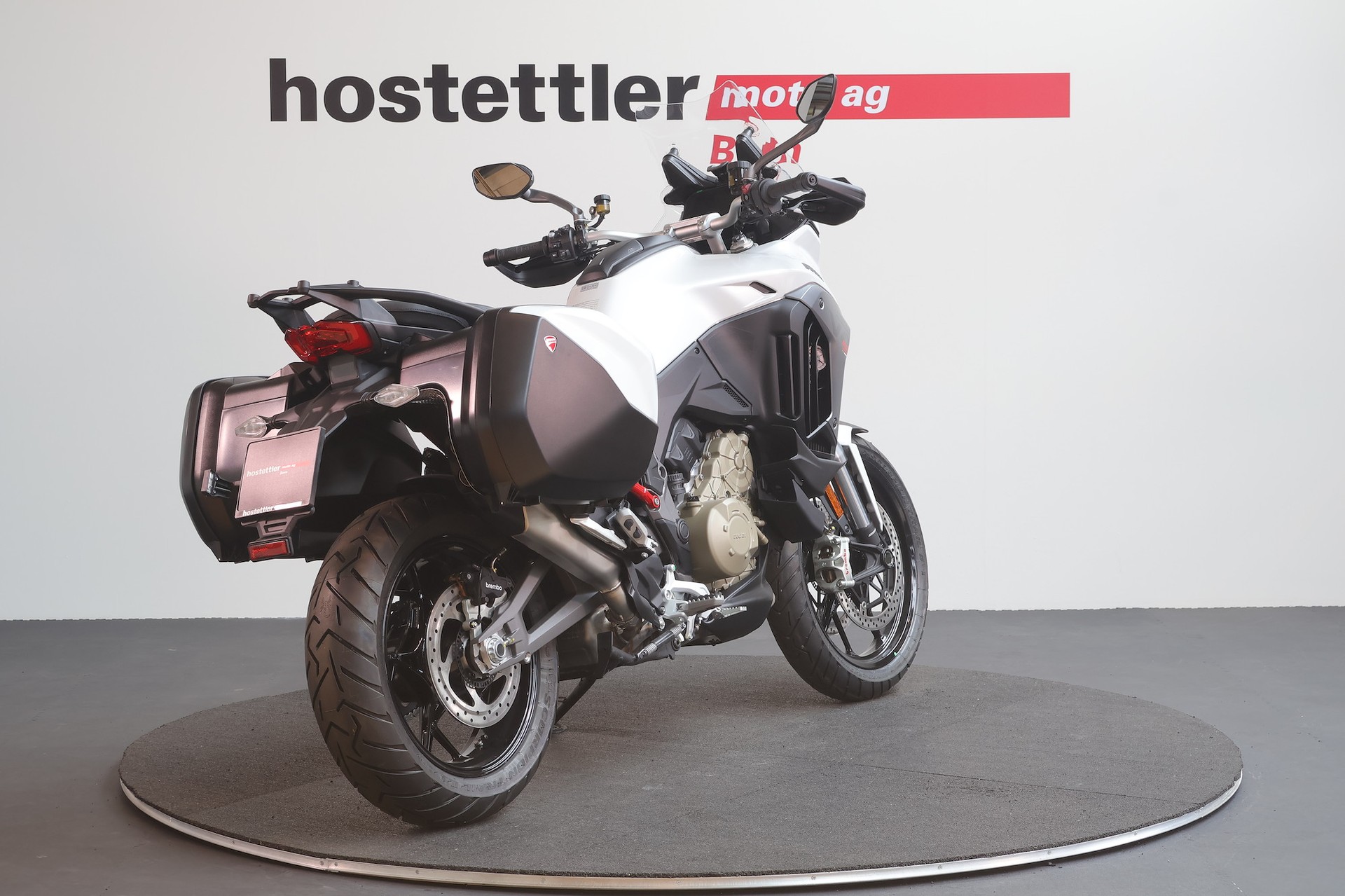 DUCATI Multistrada V4 S Travel & Radar-showroom-element-2