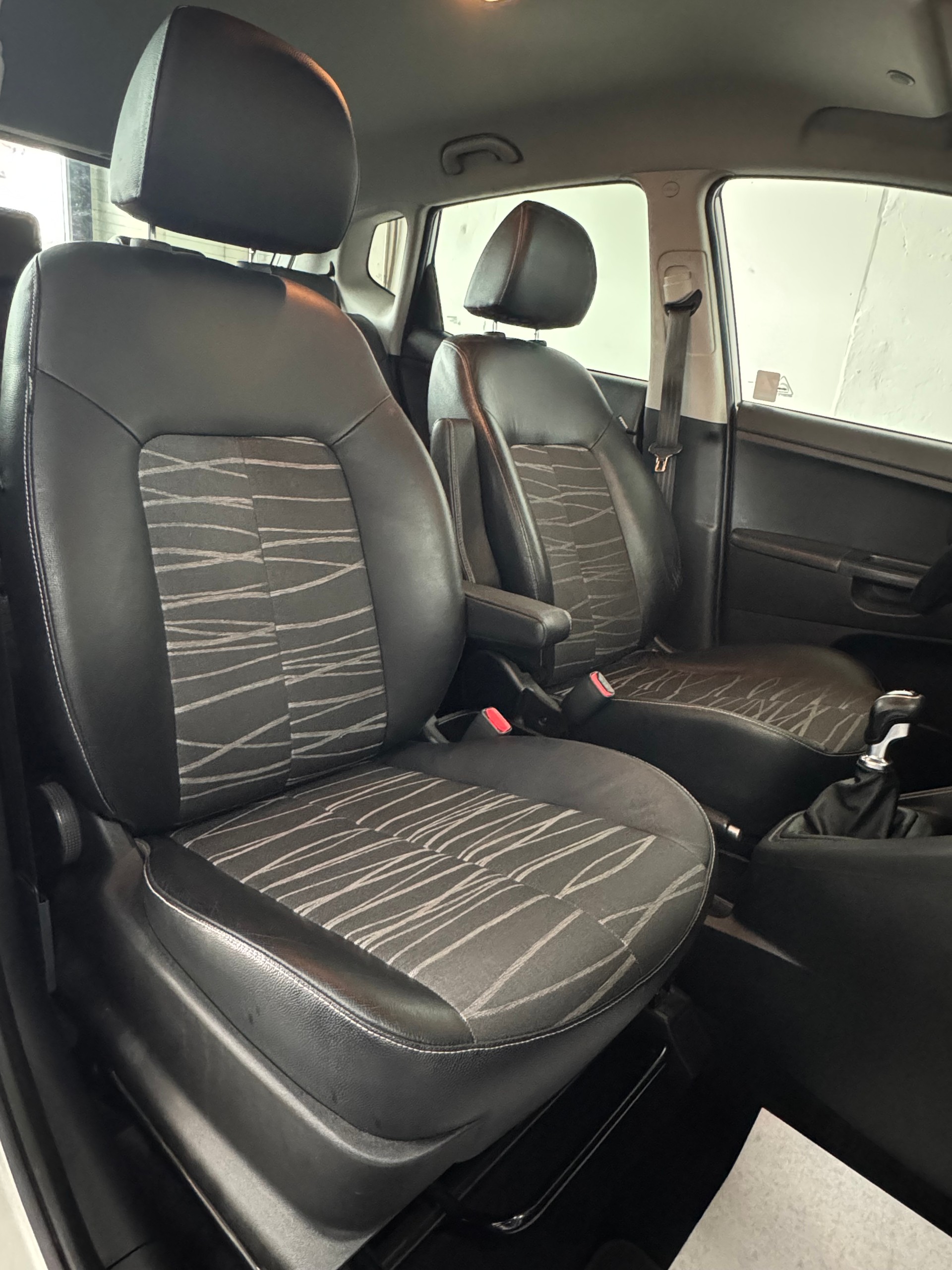 KIA Venga 1.4 CRDi Swiss Eco Edition-image-19