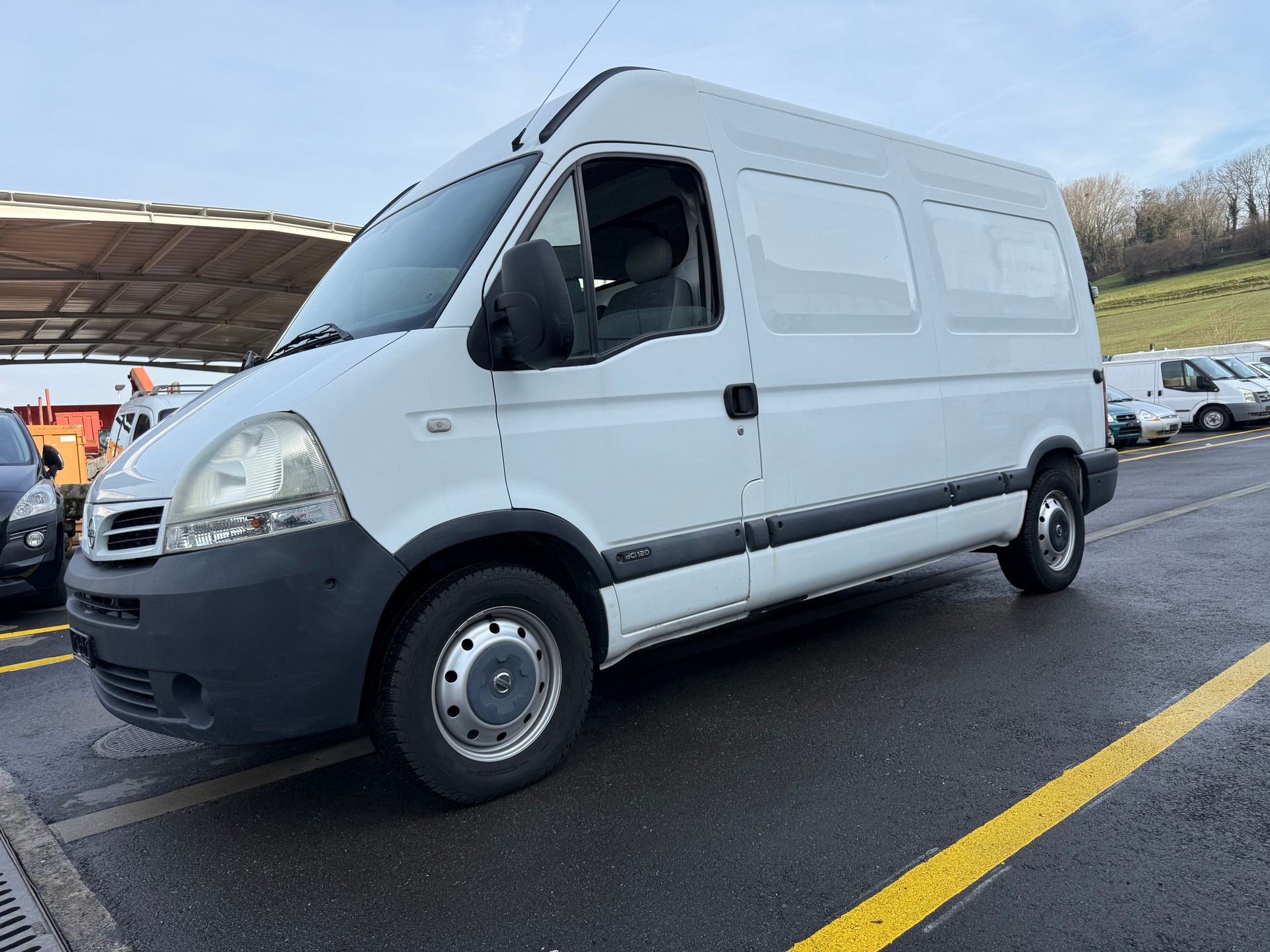 NISSAN Interstar 35 2.5dCi 120 Comfort-image-1