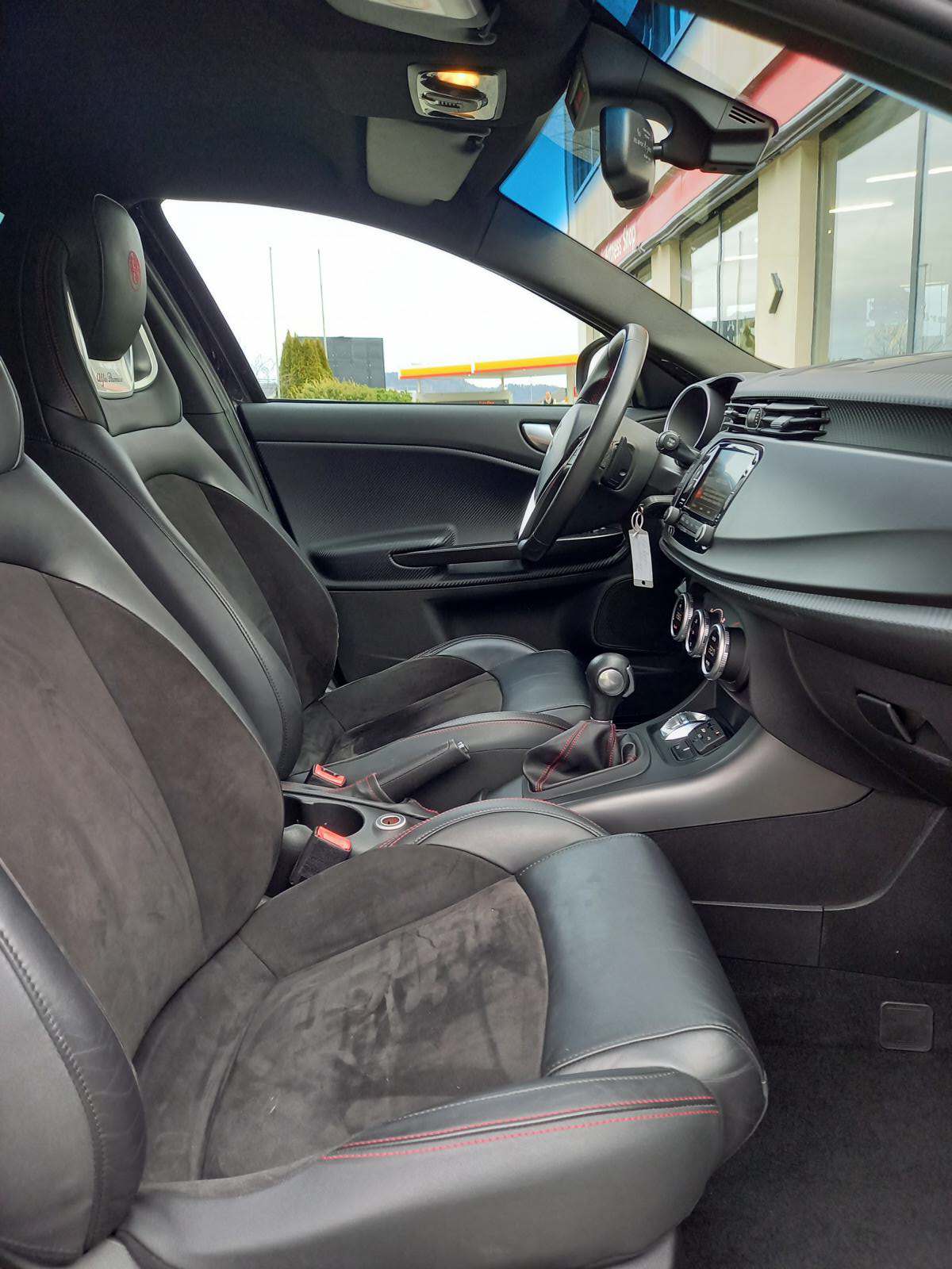 ALFA ROMEO Giulietta 1750 TBi Veloce TCT-image-9