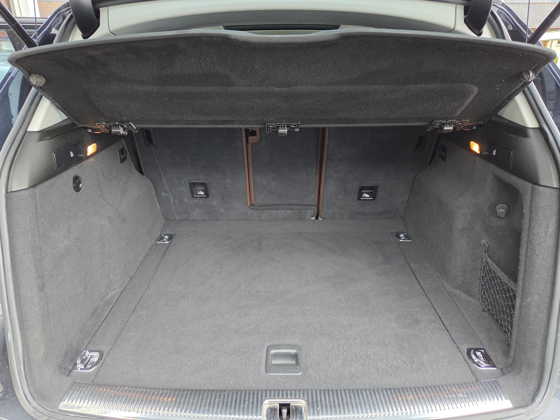 AUDI SQ5 3.0 TDI quattro tiptronic-image-11
