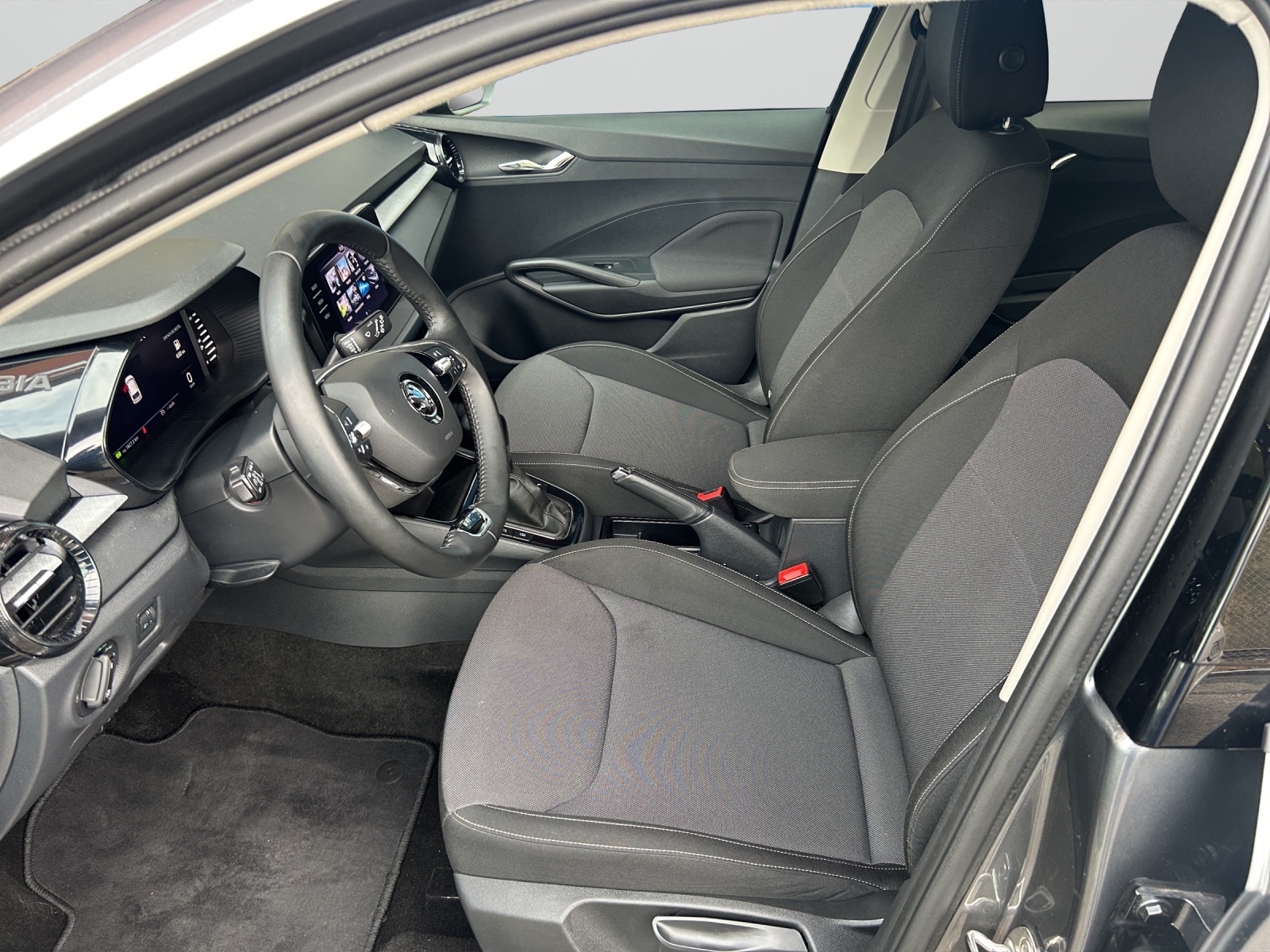 SKODA Fabia 1.0 TSI Amb DSG Amb-image-4