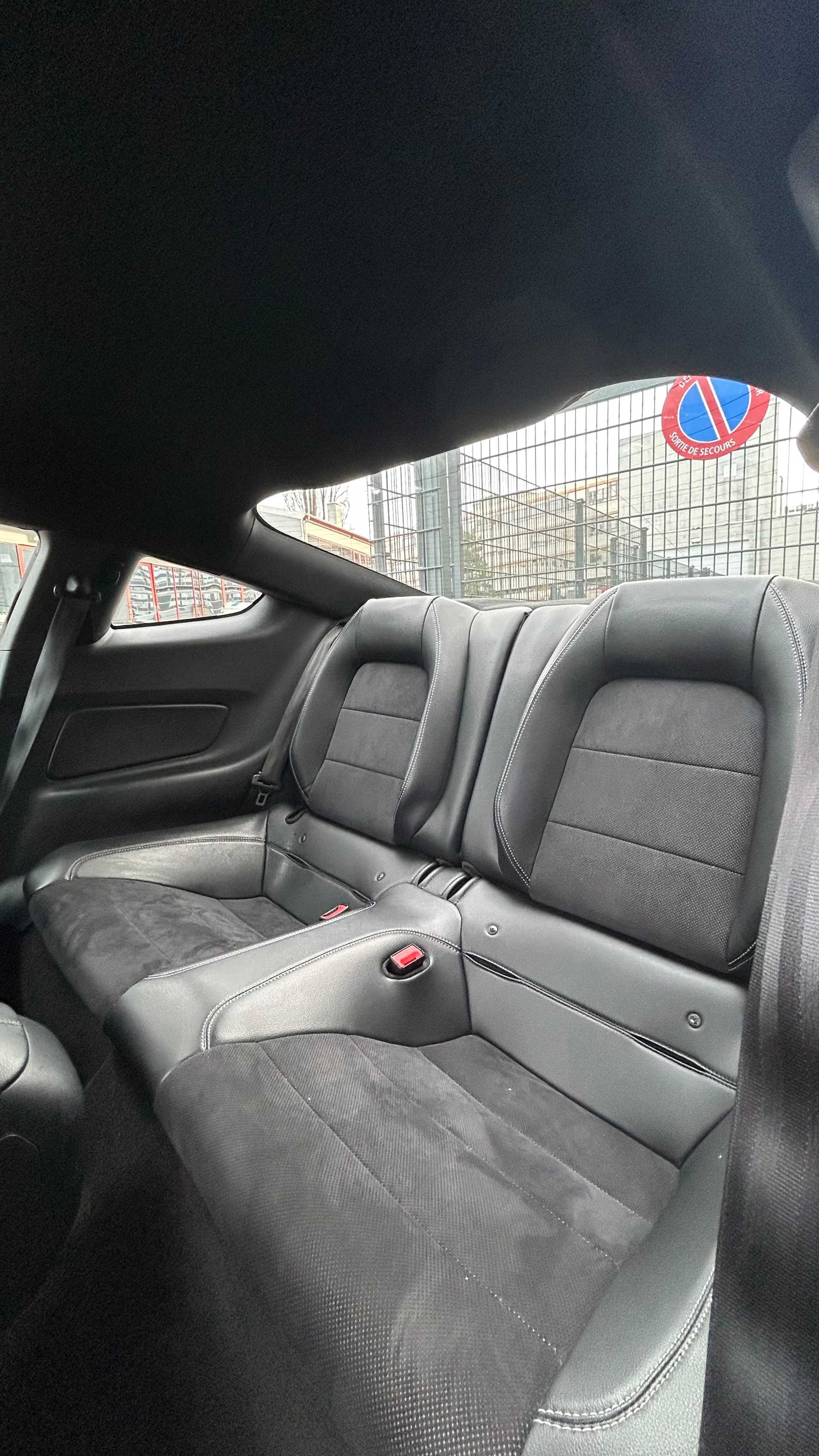 FORD Mustang Fastback 5.0 V8 GT-image-12