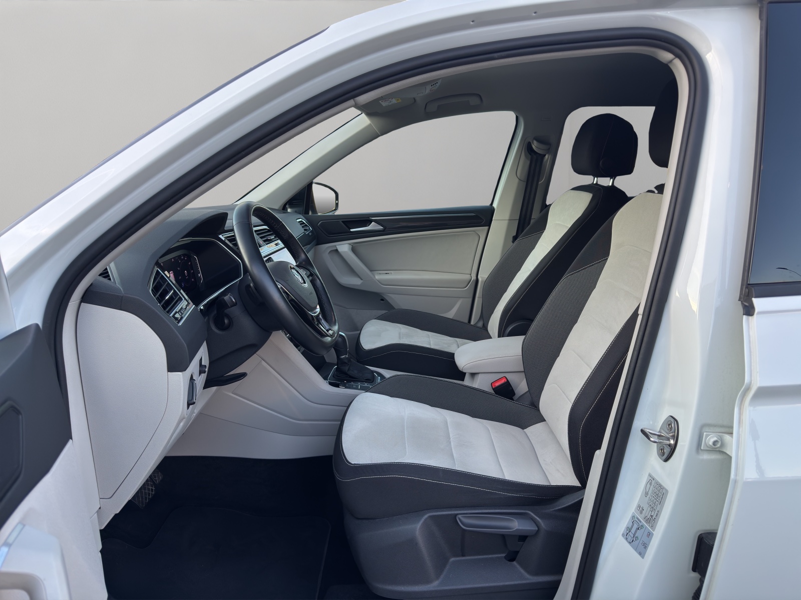 VW Tiguan 2.0TSI Highline 4Motion DSG-image-3