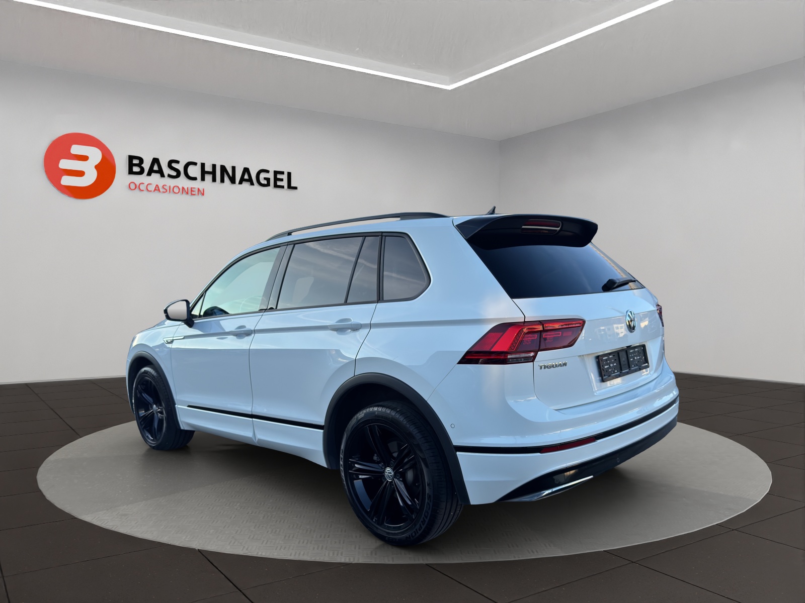 VW Tiguan 2.0TSI Highline 4Motion DSG-image-2