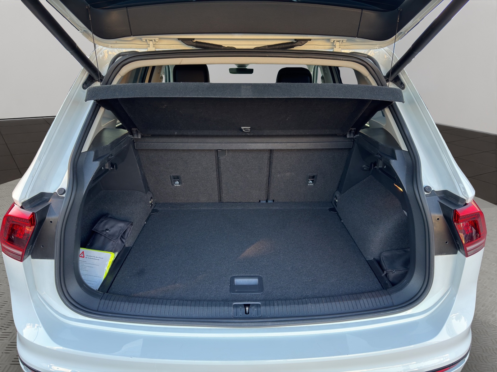 VW Tiguan 2.0TSI Highline 4Motion DSG-image-5