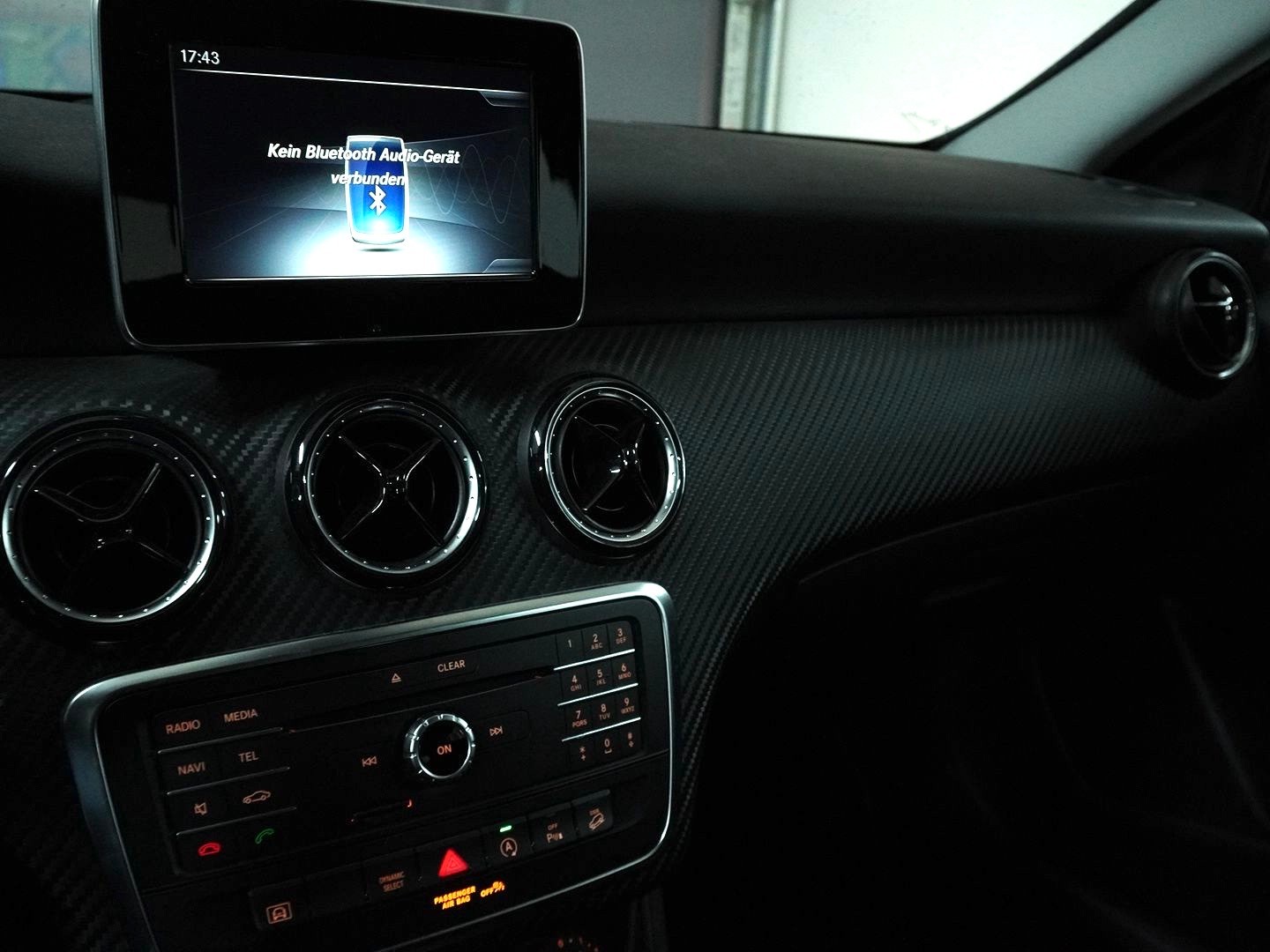 MERCEDES-BENZ GLA 200 CDI Swiss Star Edition 4Matic 7G-DCT-image-6