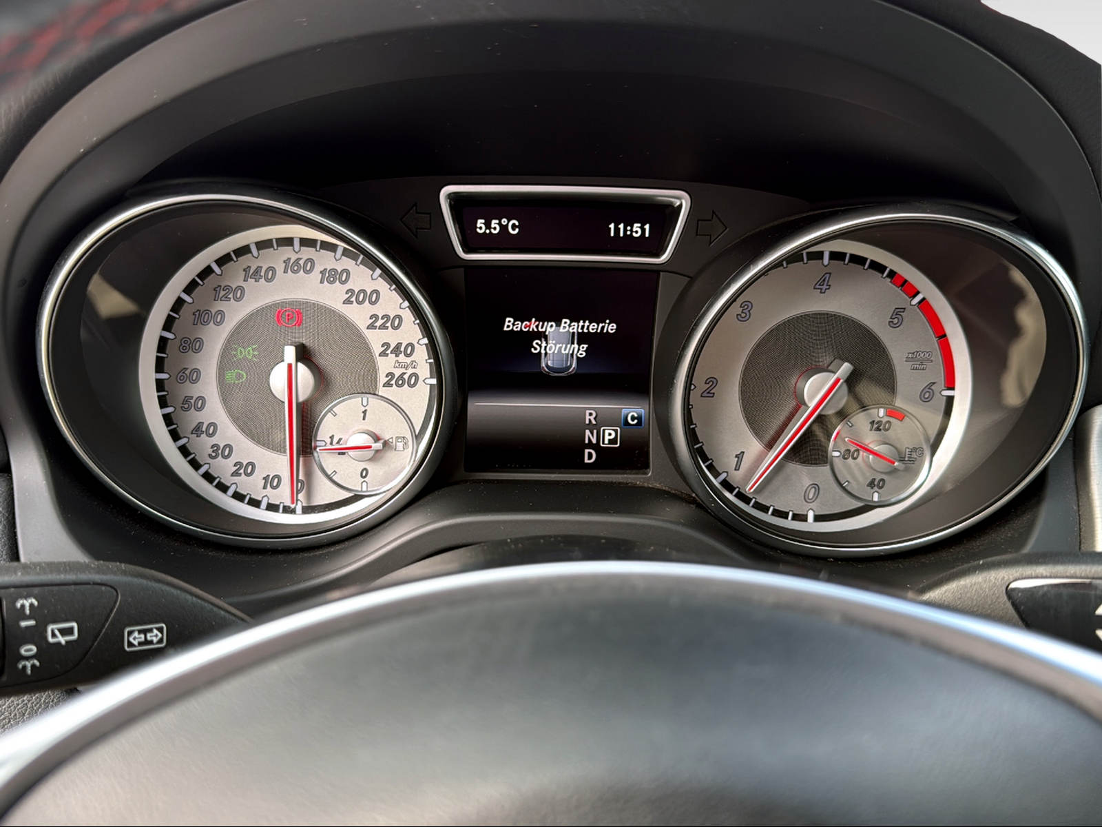 MERCEDES-BENZ GLA 220 d AMG Line 4Matic 7G-DCT-image-30