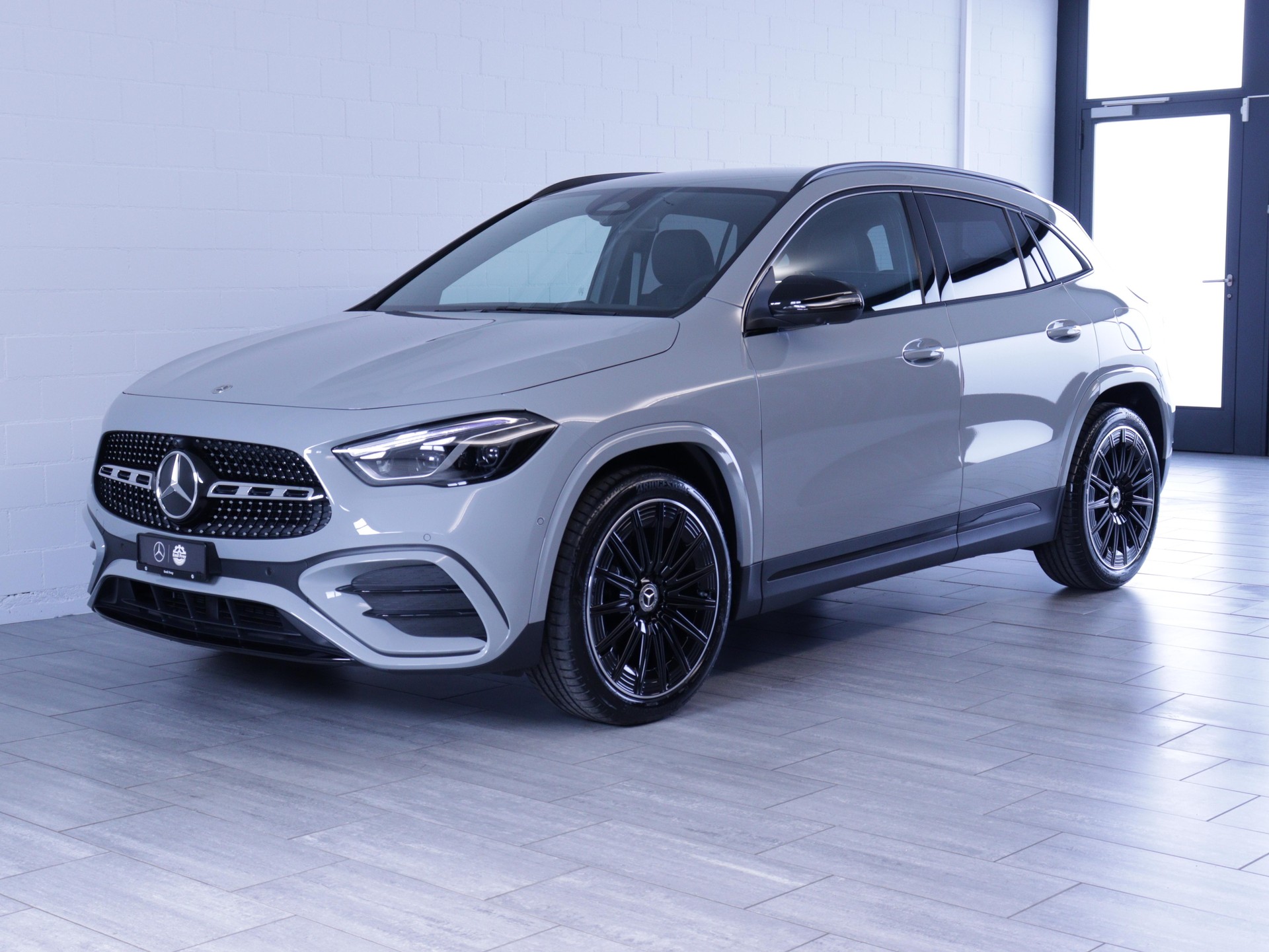 MERCEDES-BENZ GLA 200 Night Star AMG Line-image-0