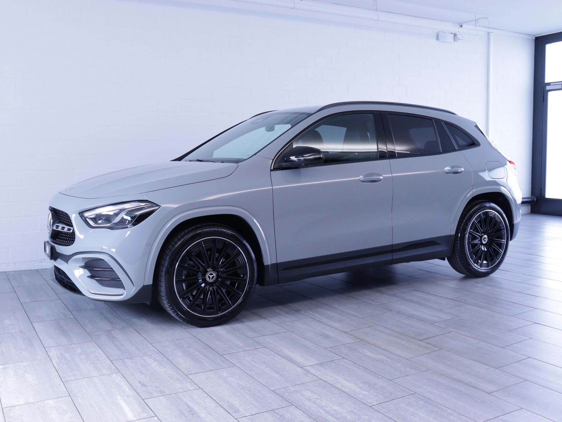 MERCEDES-BENZ GLA 200 Night Star AMG Line-image-1