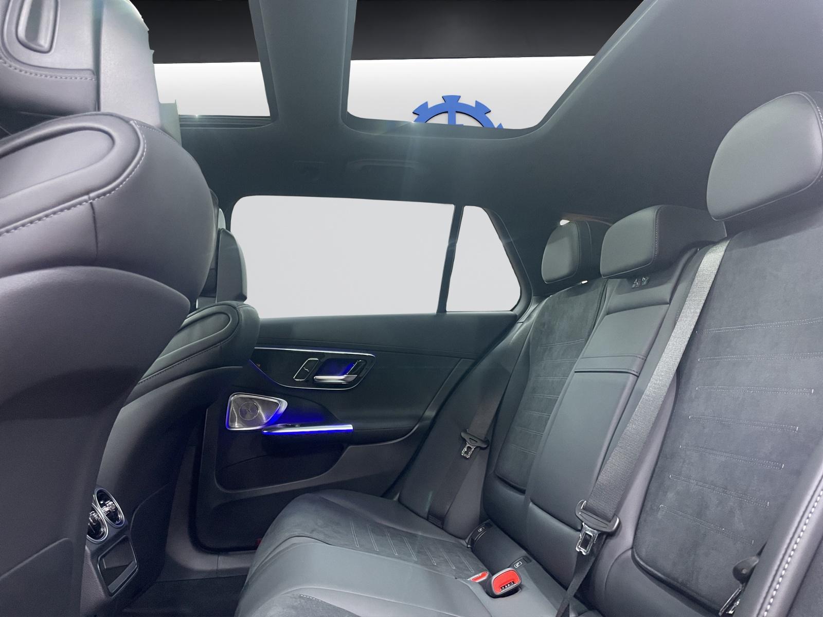 MERCEDES-BENZ C 220 d 4MATIC T-Modell Swiss Star AMG Line-image-7