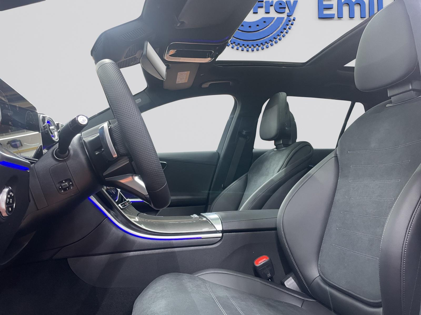 MERCEDES-BENZ C 220 d 4MATIC T-Modell Swiss Star AMG Line-image-3