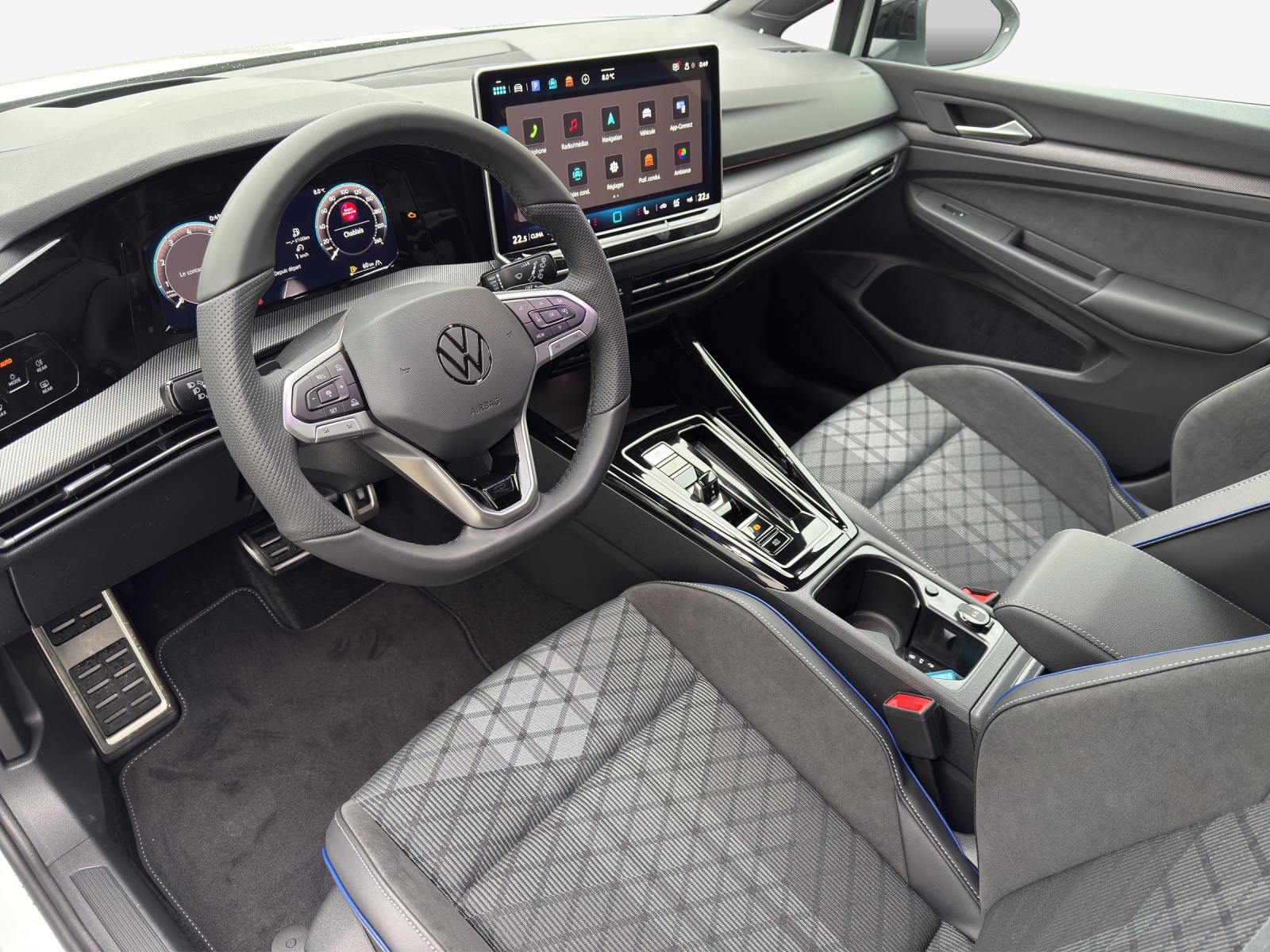 VW Golf 1.5 e TSI mHEV R-Line DSG-image-14